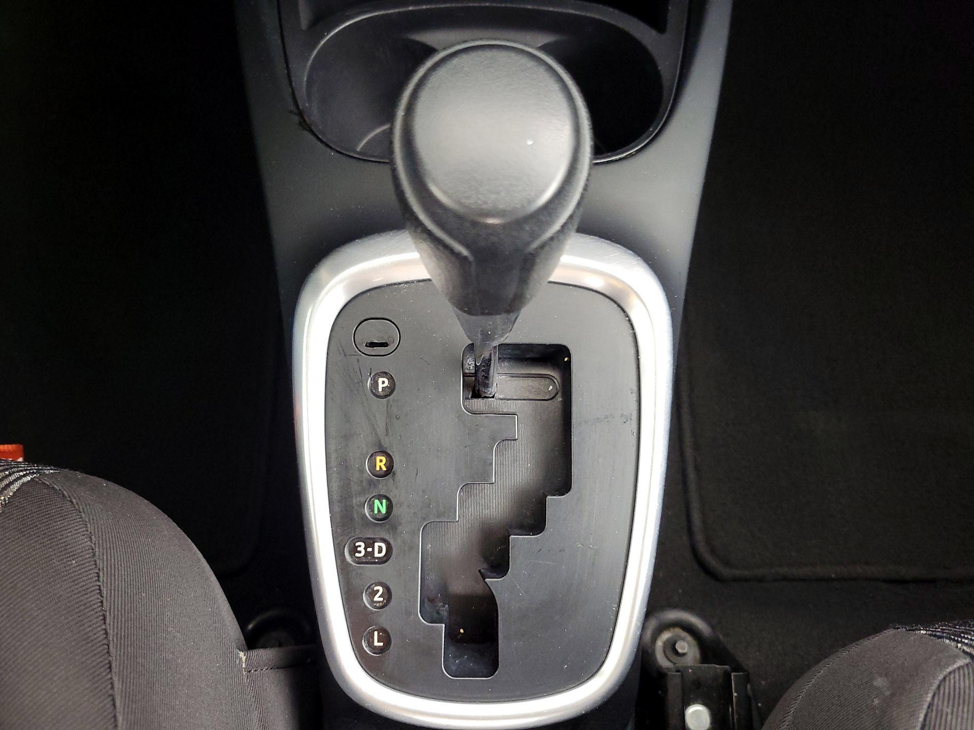 Thumbnail: 2016 Toyota Yaris - 16