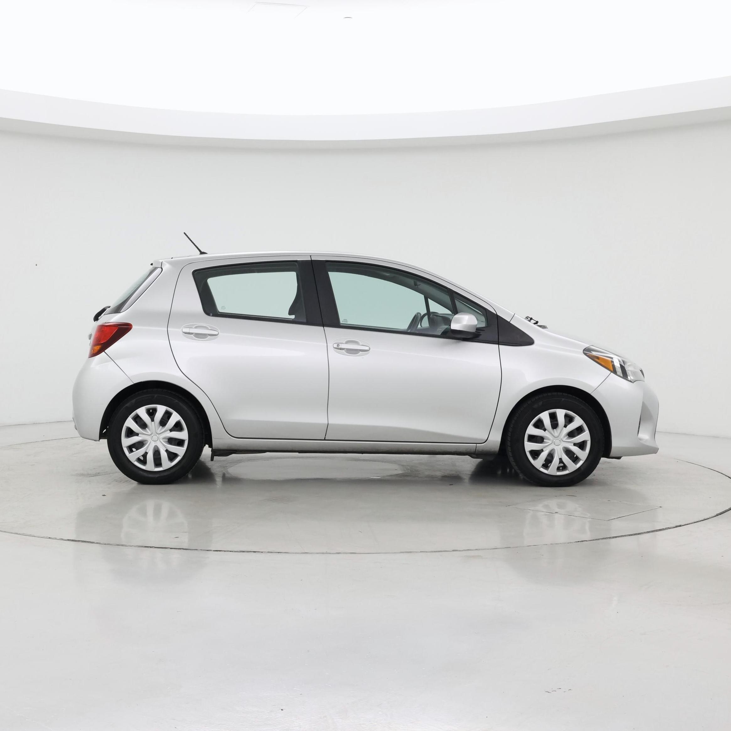 Thumbnail: 2016 Toyota Yaris - 7