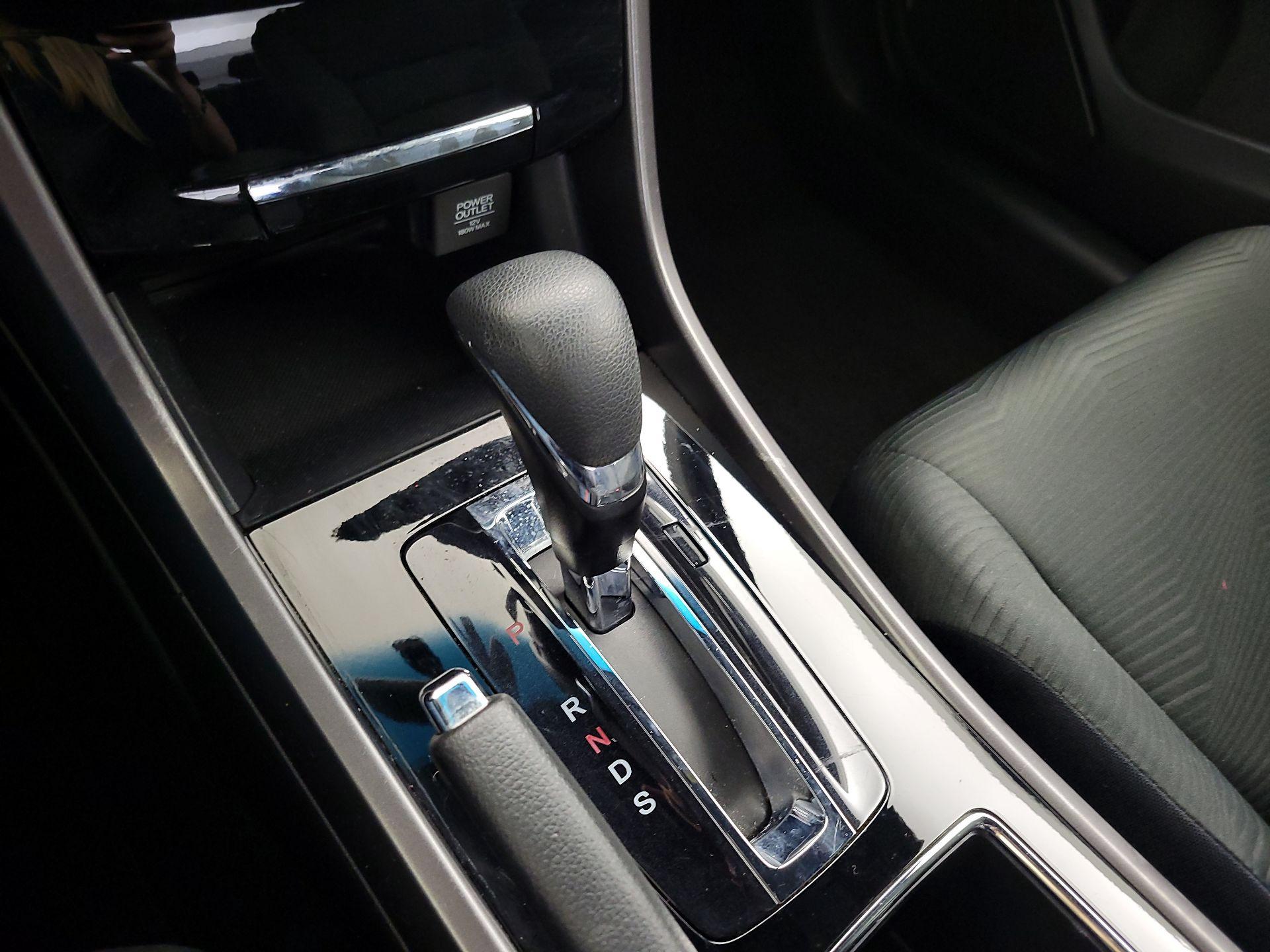 Thumbnail: 2016 Honda Accord - 17