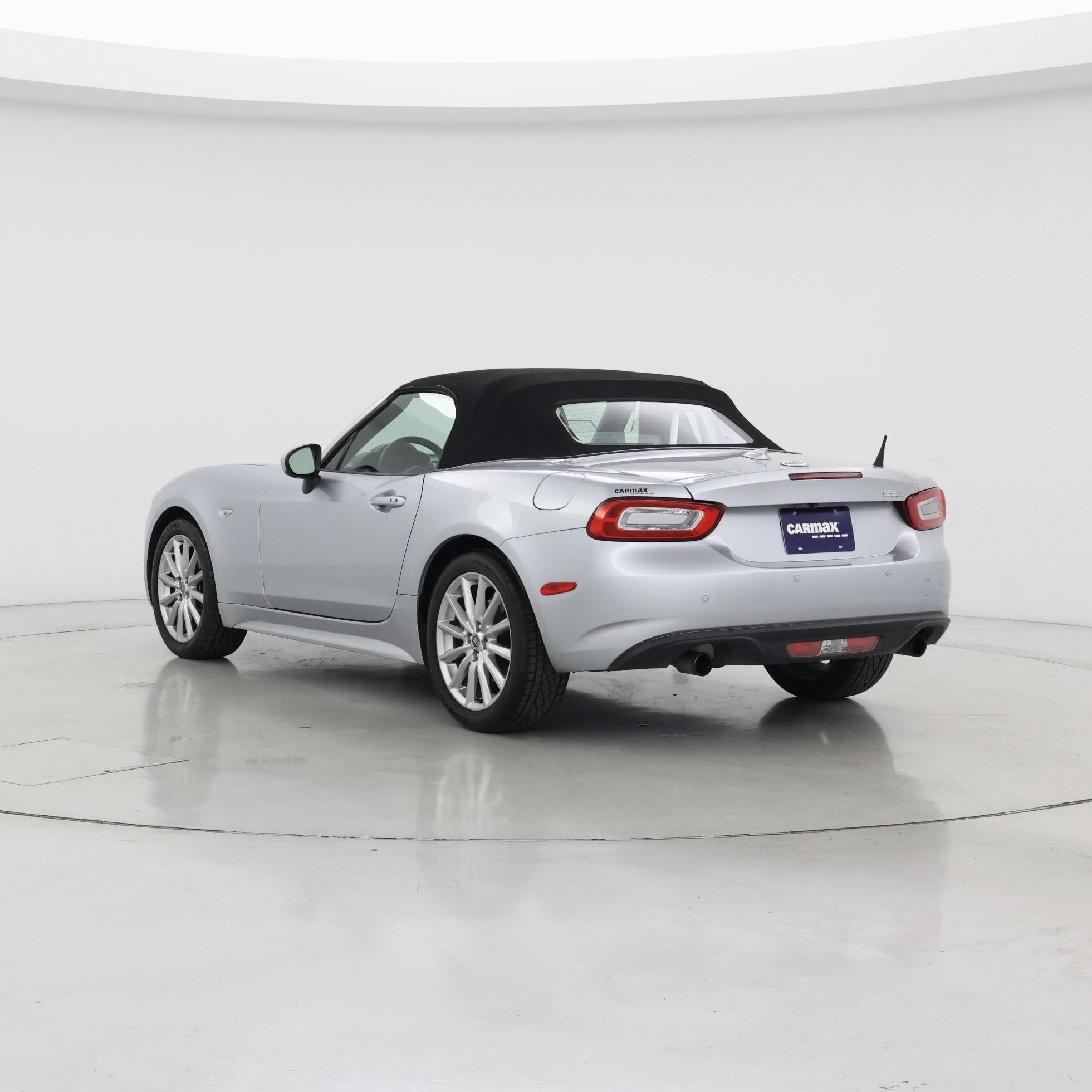 Thumbnail: 2018 Fiat 124 Spider - 2
