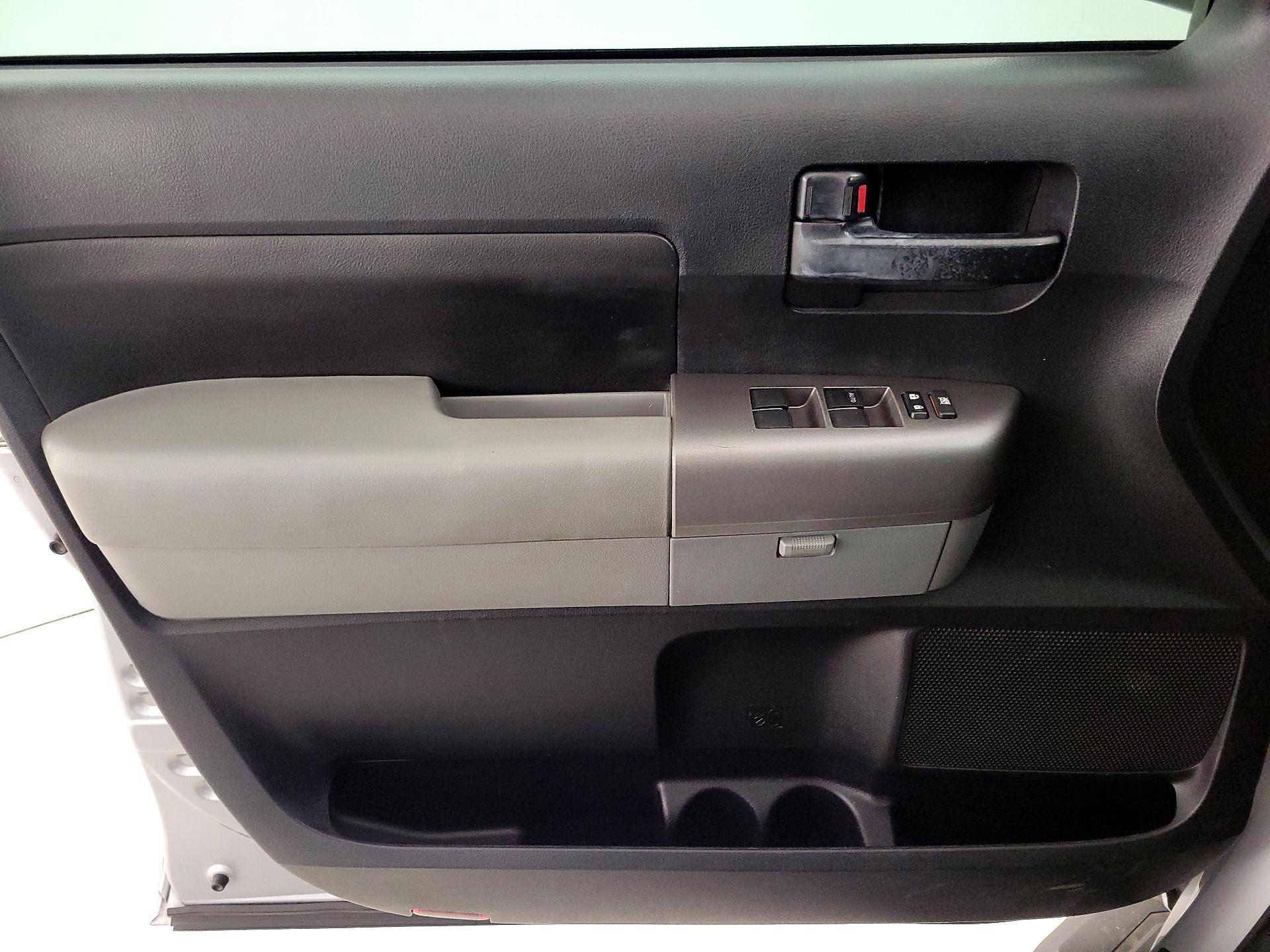 Thumbnail: 2013 Toyota Tundra - 12