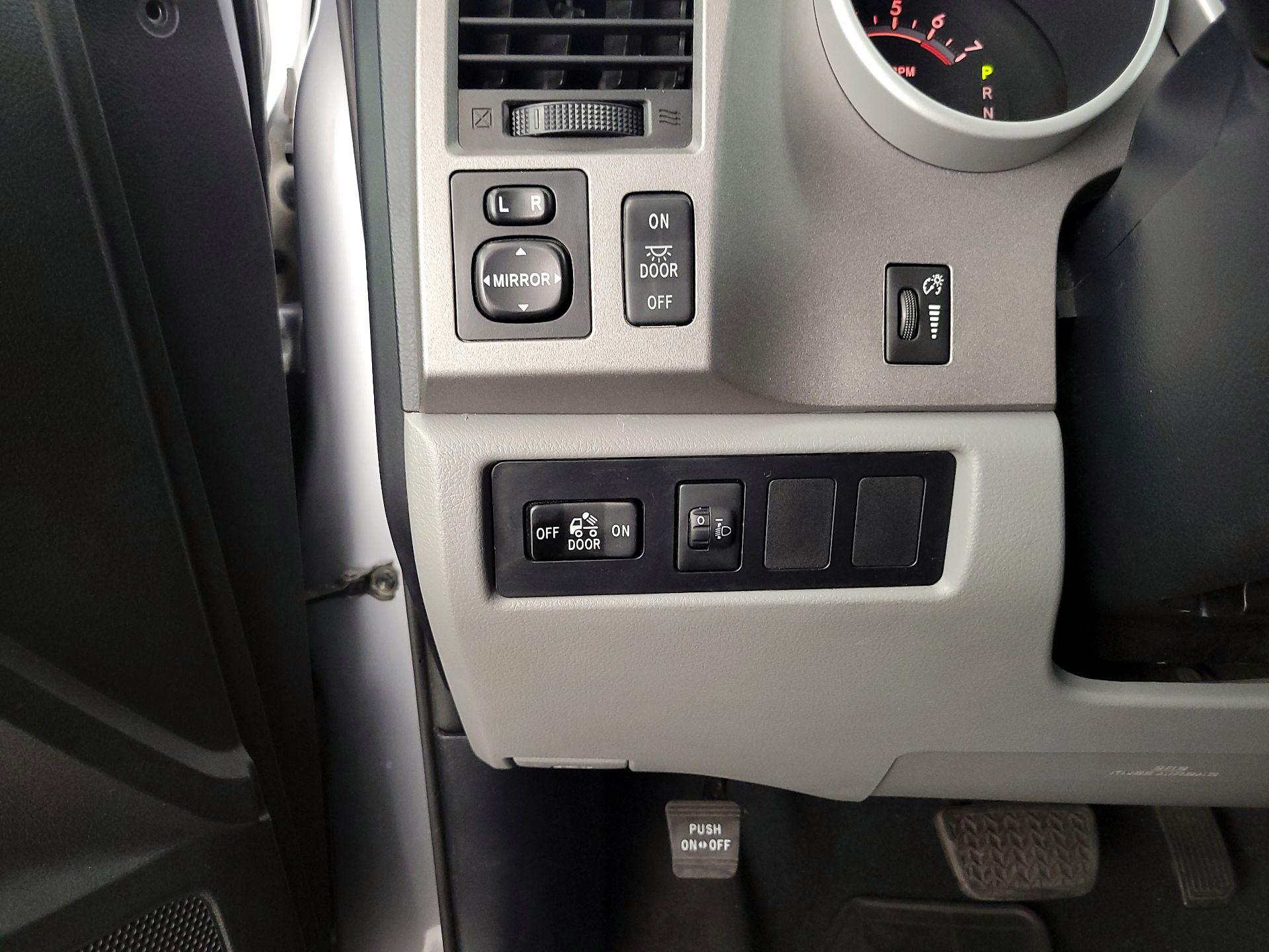 Thumbnail: 2013 Toyota Tundra - 13