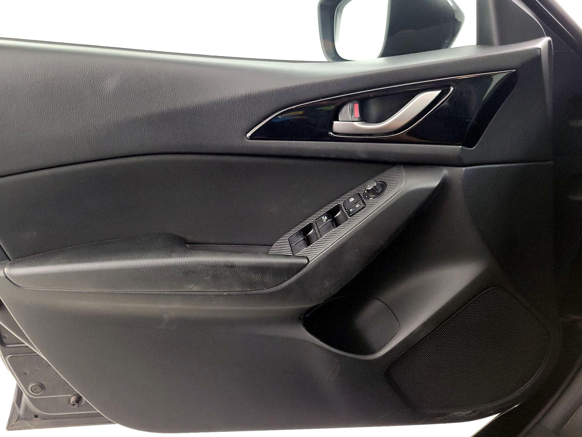 Thumbnail: 2016 Mazda Mazda3 - 12