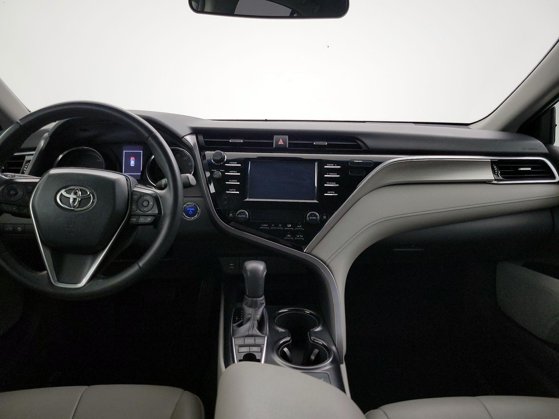 Thumbnail: 2018 Toyota Camry - 9