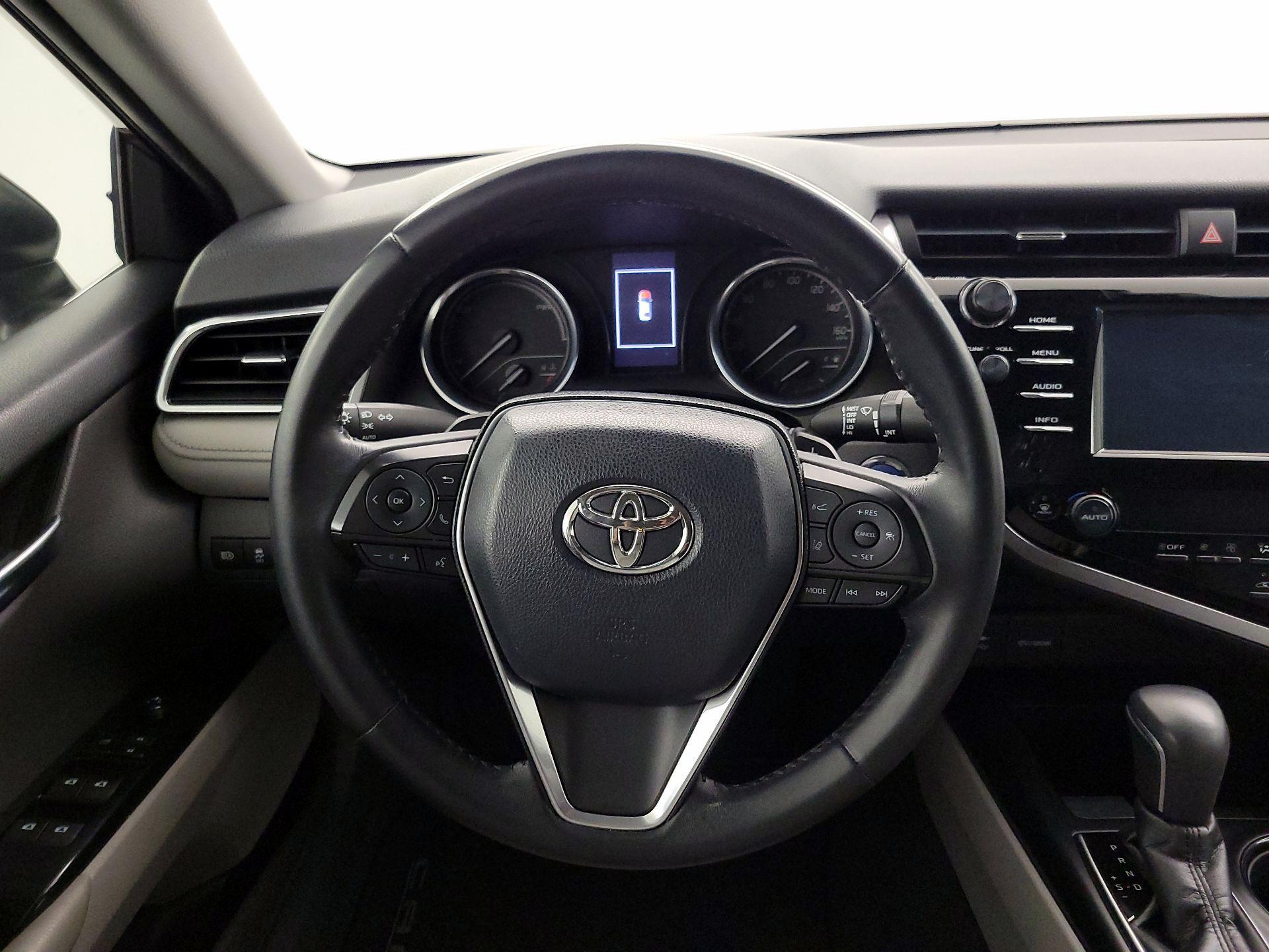 Thumbnail: 2018 Toyota Camry - 10
