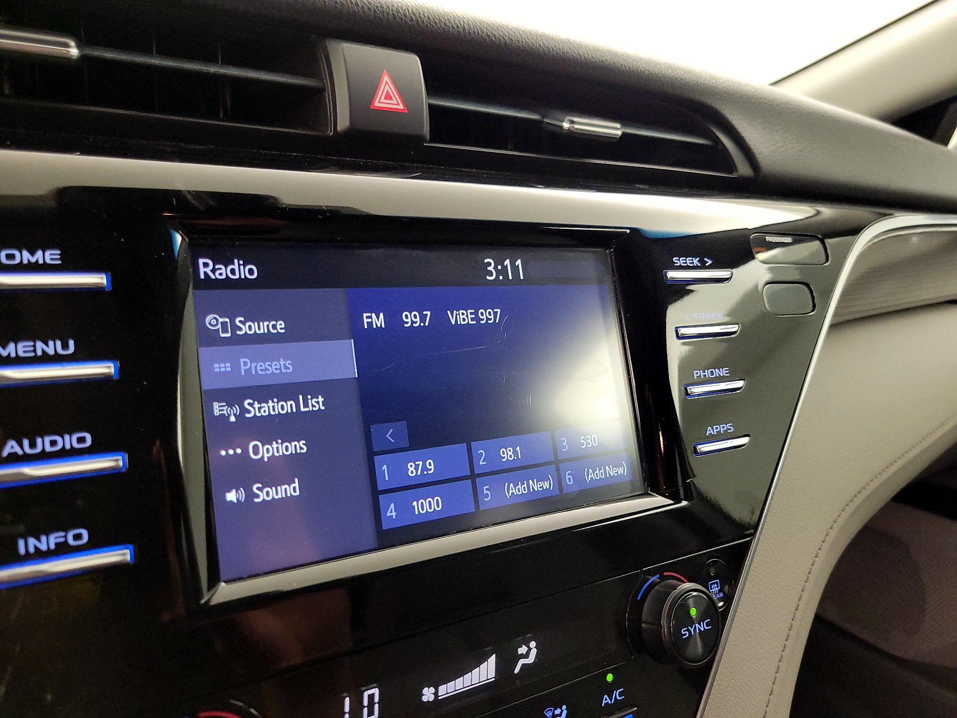 Thumbnail: 2018 Toyota Camry - 15