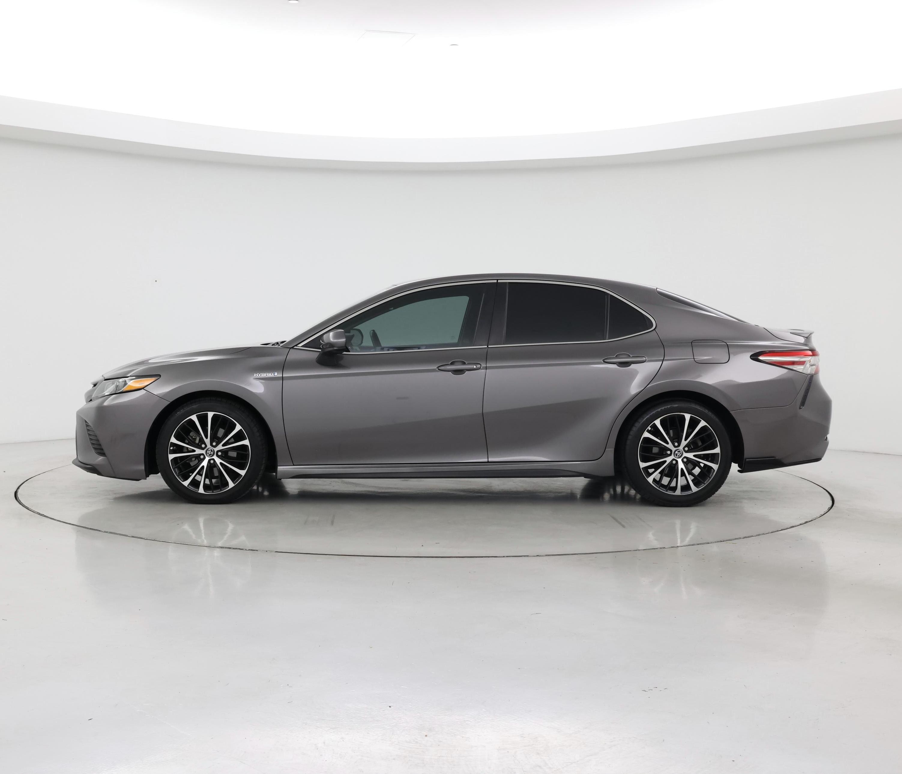 Thumbnail: 2018 Toyota Camry - 3