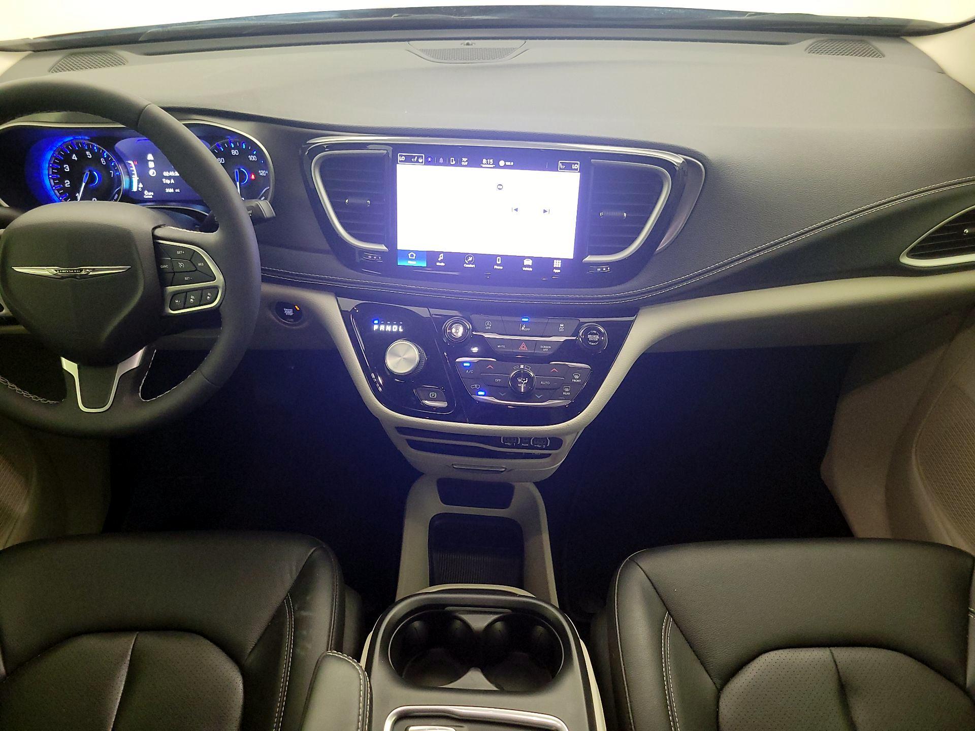 Thumbnail: 2022 Chrysler Pacifica - 9