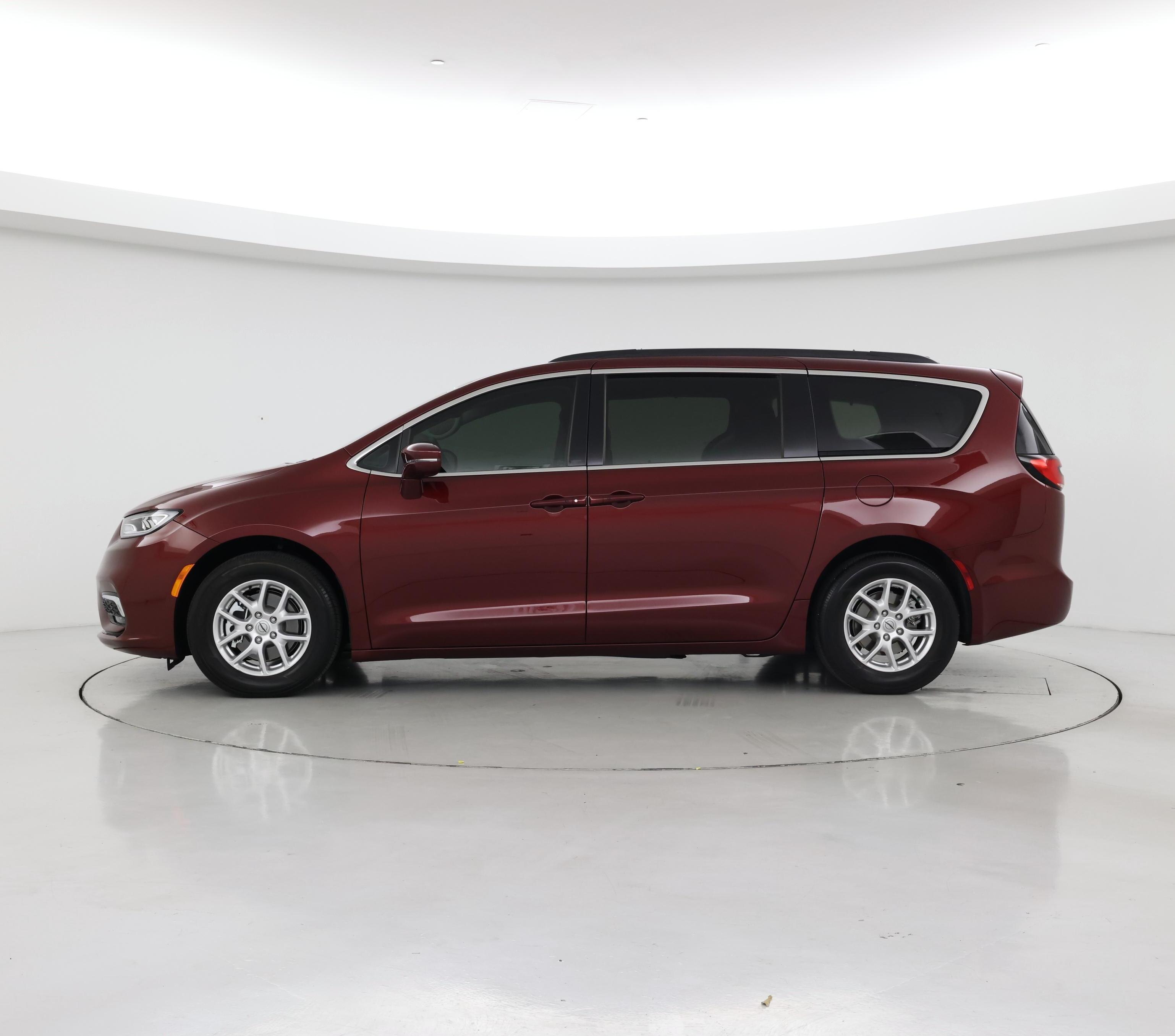 Thumbnail: 2022 Chrysler Pacifica - 3