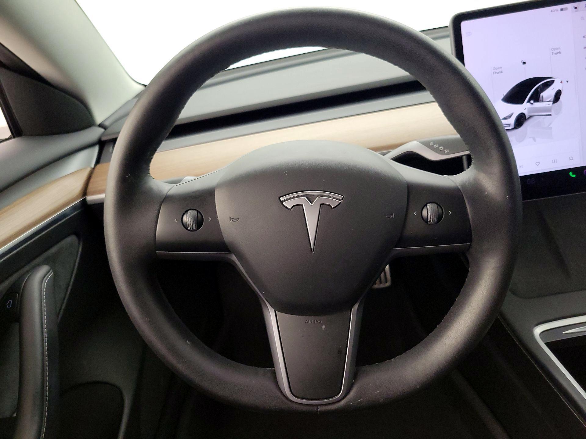 Thumbnail: 2023 Tesla Model 3 - 10