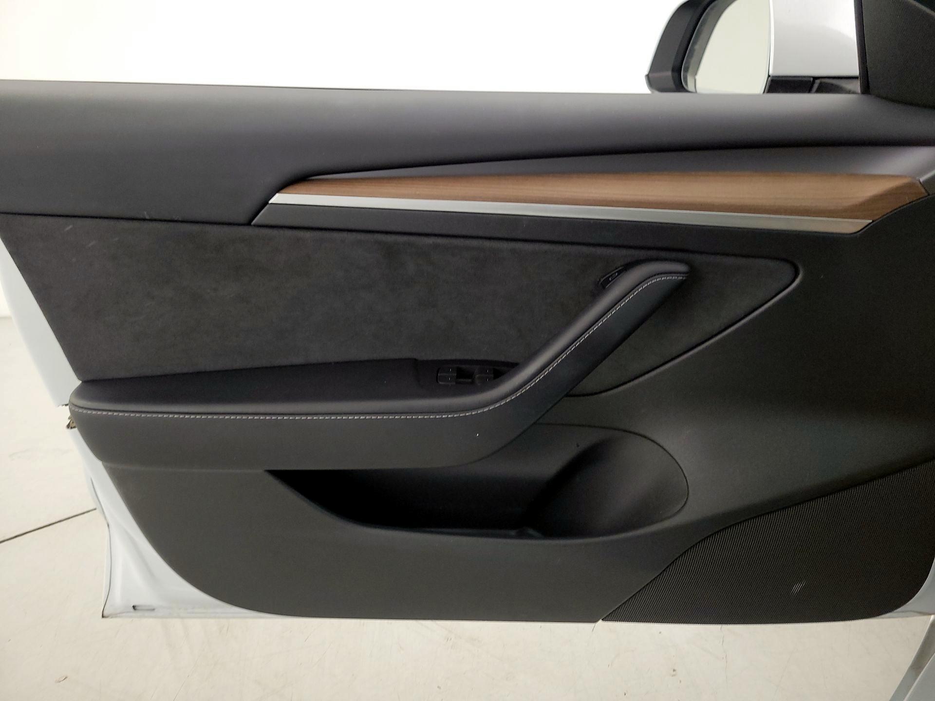 Thumbnail: 2023 Tesla Model 3 - 12
