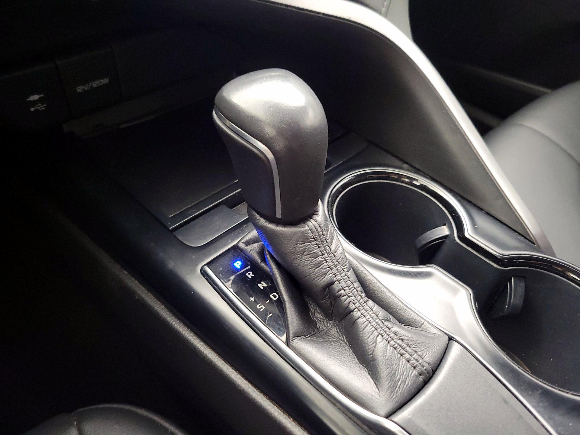 Thumbnail: 2019 Toyota Camry - 17