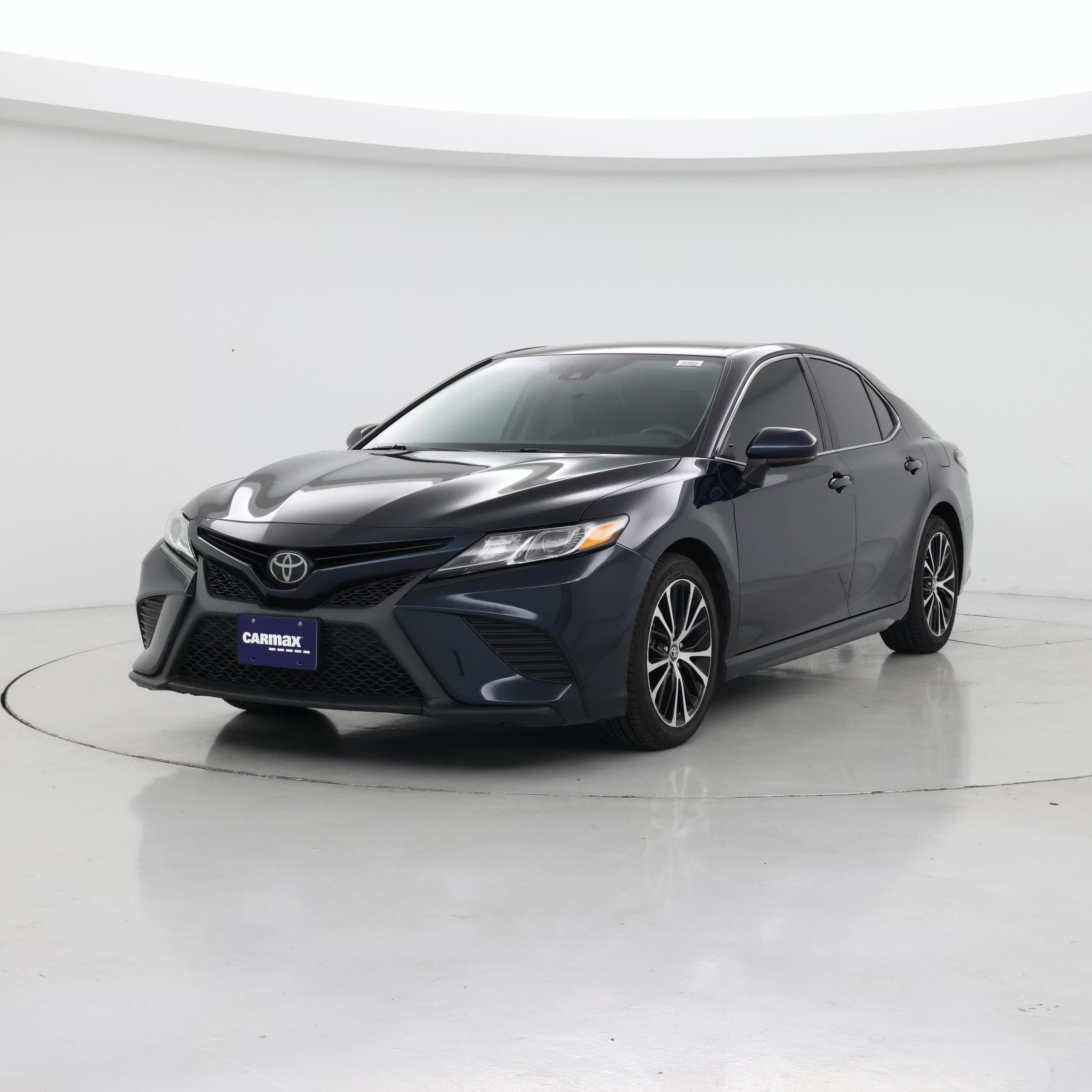 Thumbnail: 2019 Toyota Camry - 4