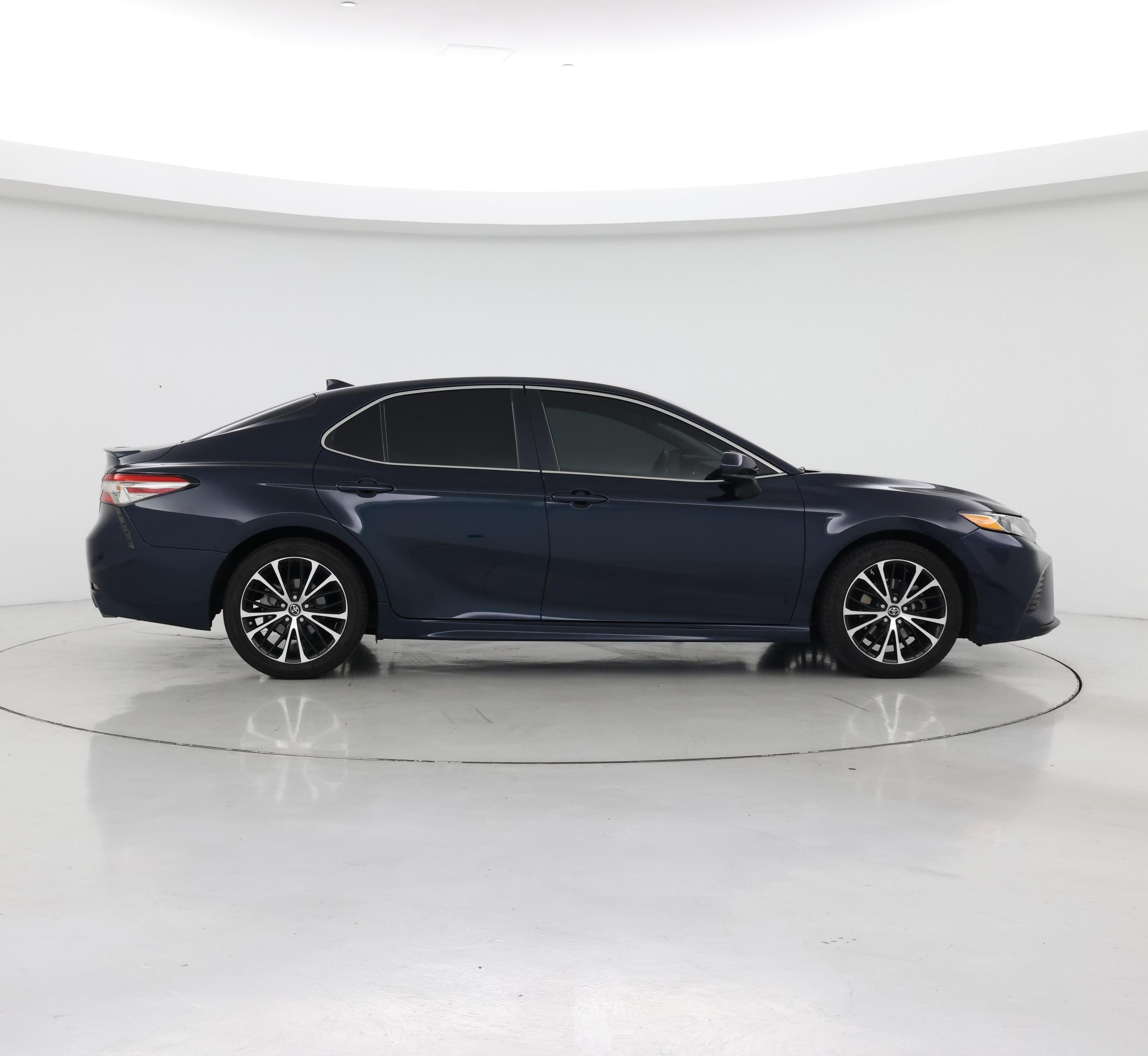 Thumbnail: 2019 Toyota Camry - 7