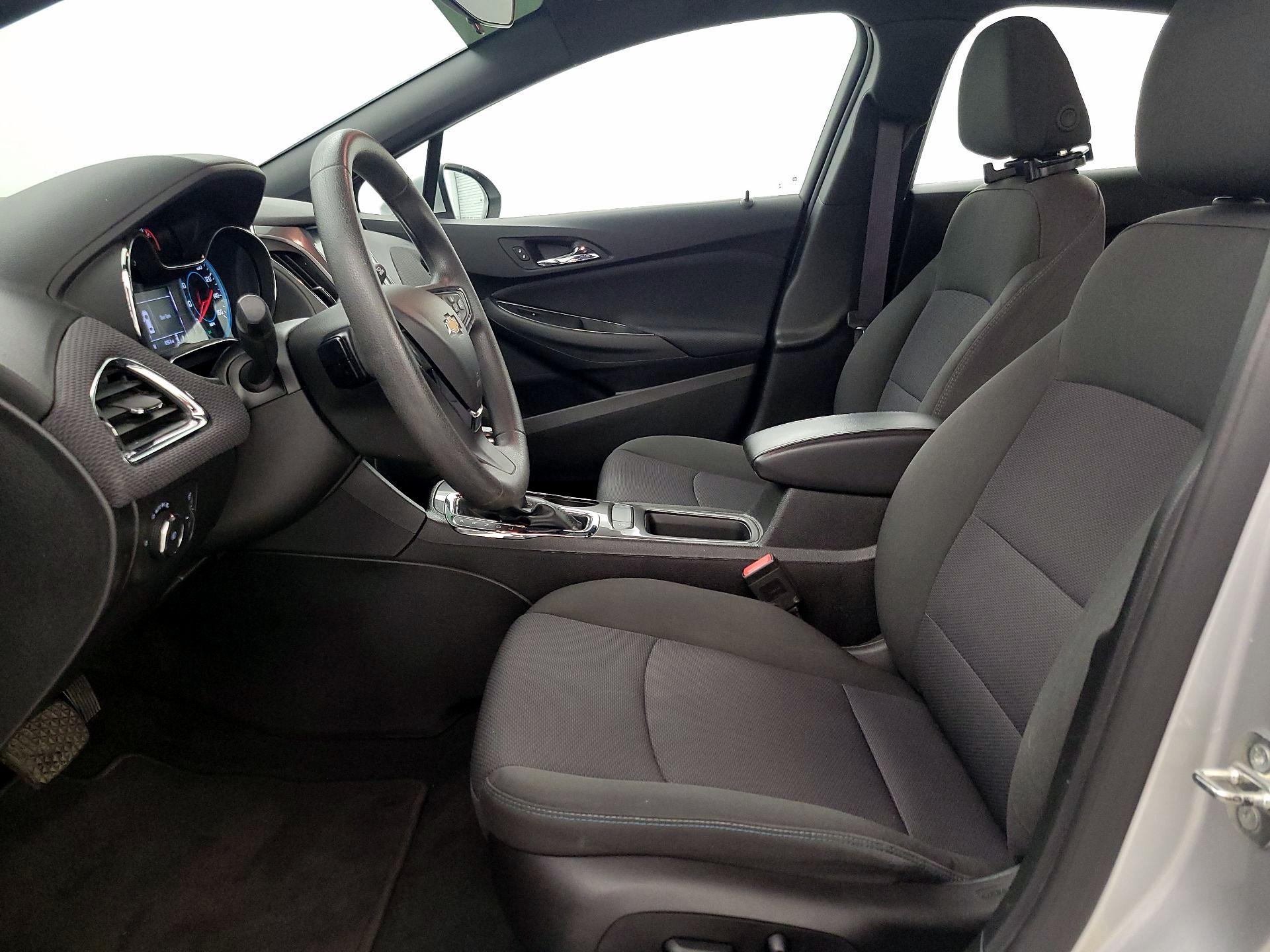 Thumbnail: 2017 Chevrolet Cruze - 11