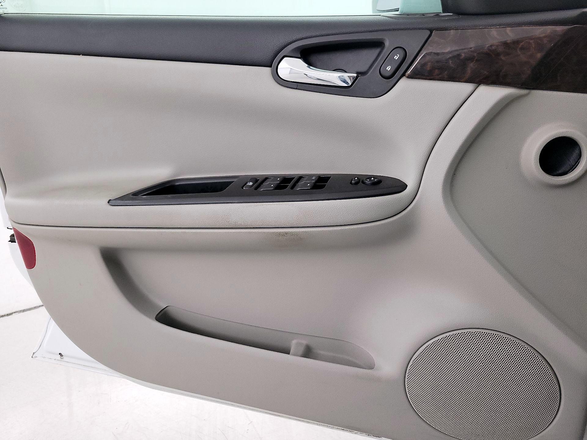 Thumbnail: 2014 Chevrolet Impala - 12