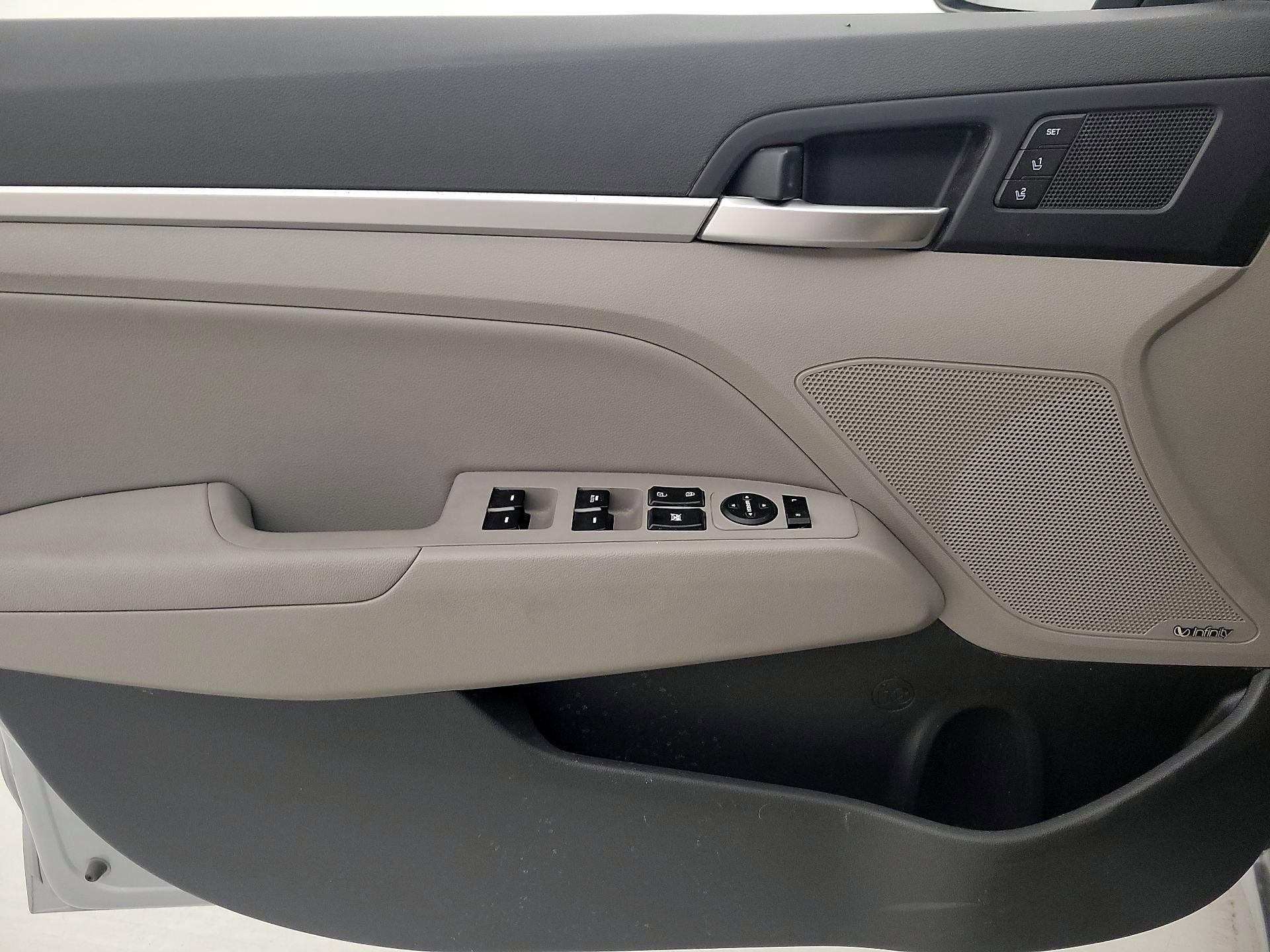 Thumbnail: 2020 Hyundai Elantra - 12