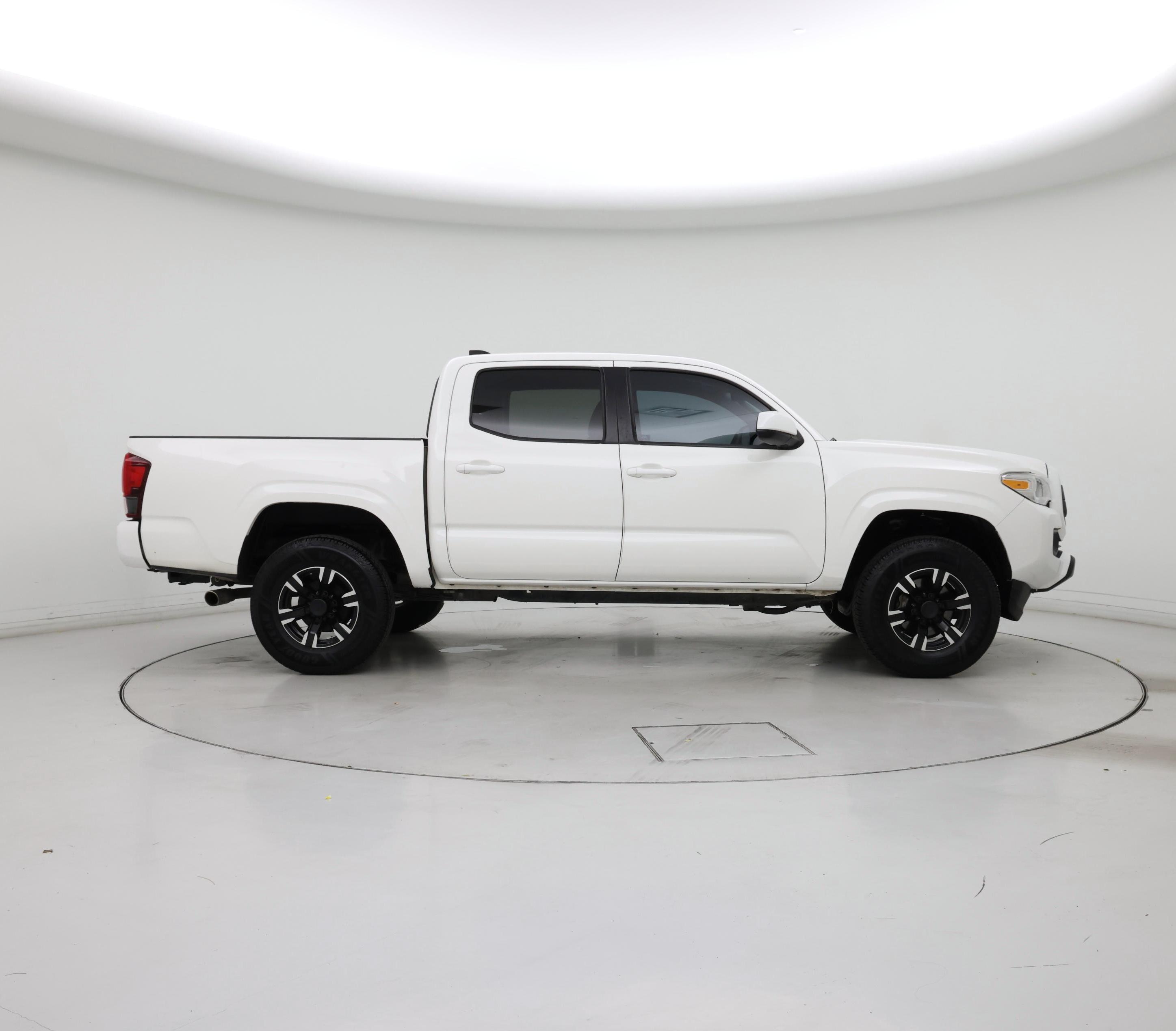 Thumbnail: 2021 Toyota Tacoma - 7