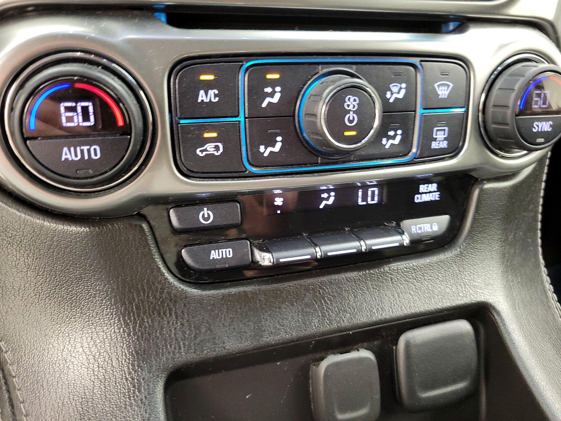 Thumbnail: 2019 Chevrolet Tahoe - 14