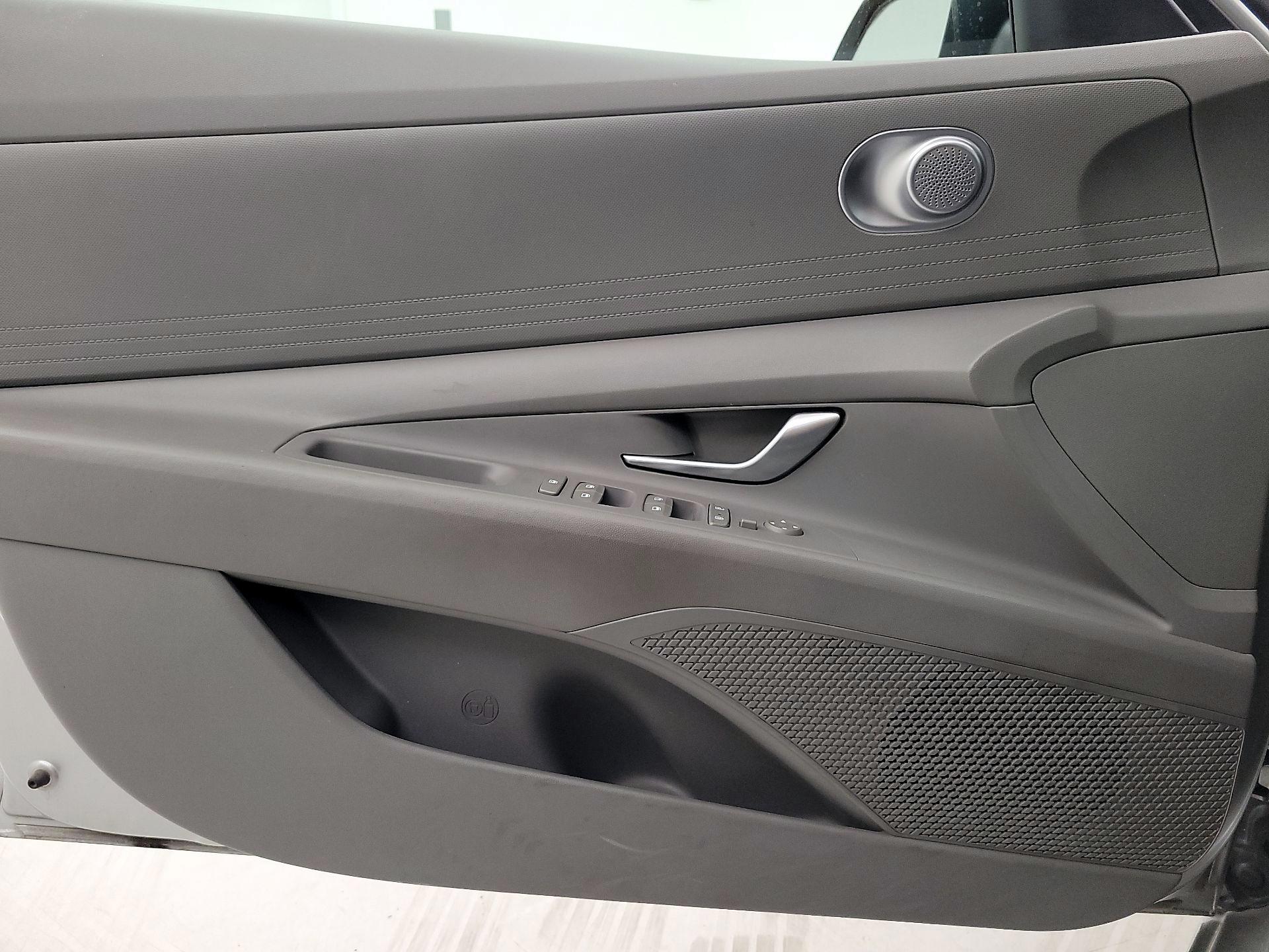 Thumbnail: 2021 Hyundai Elantra - 12