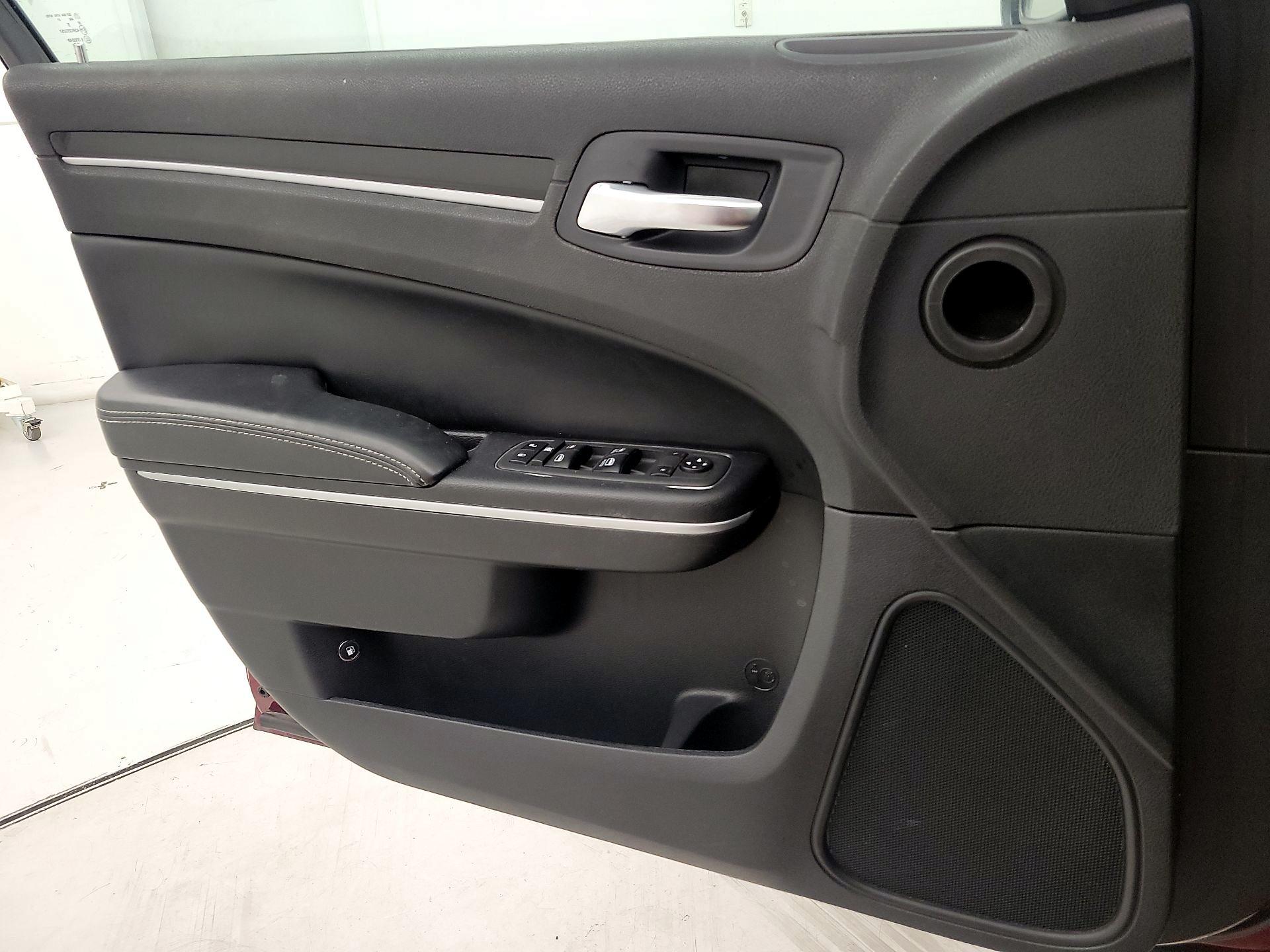 Thumbnail: 2021 Chrysler 300 - 12