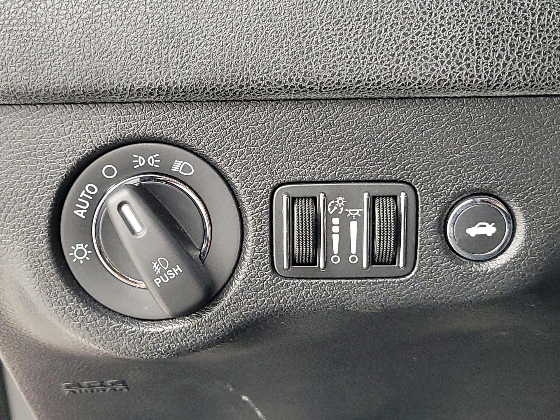 Thumbnail: 2021 Chrysler 300 - 13