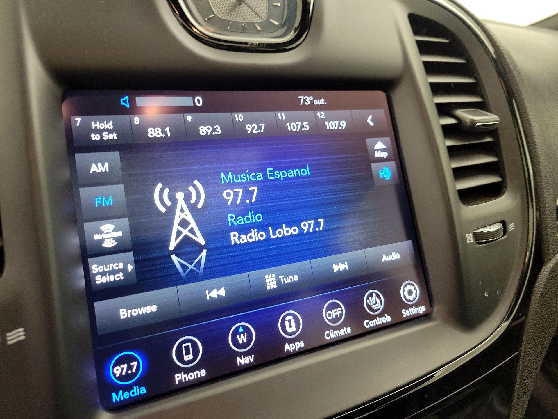 Thumbnail: 2021 Chrysler 300 - 15