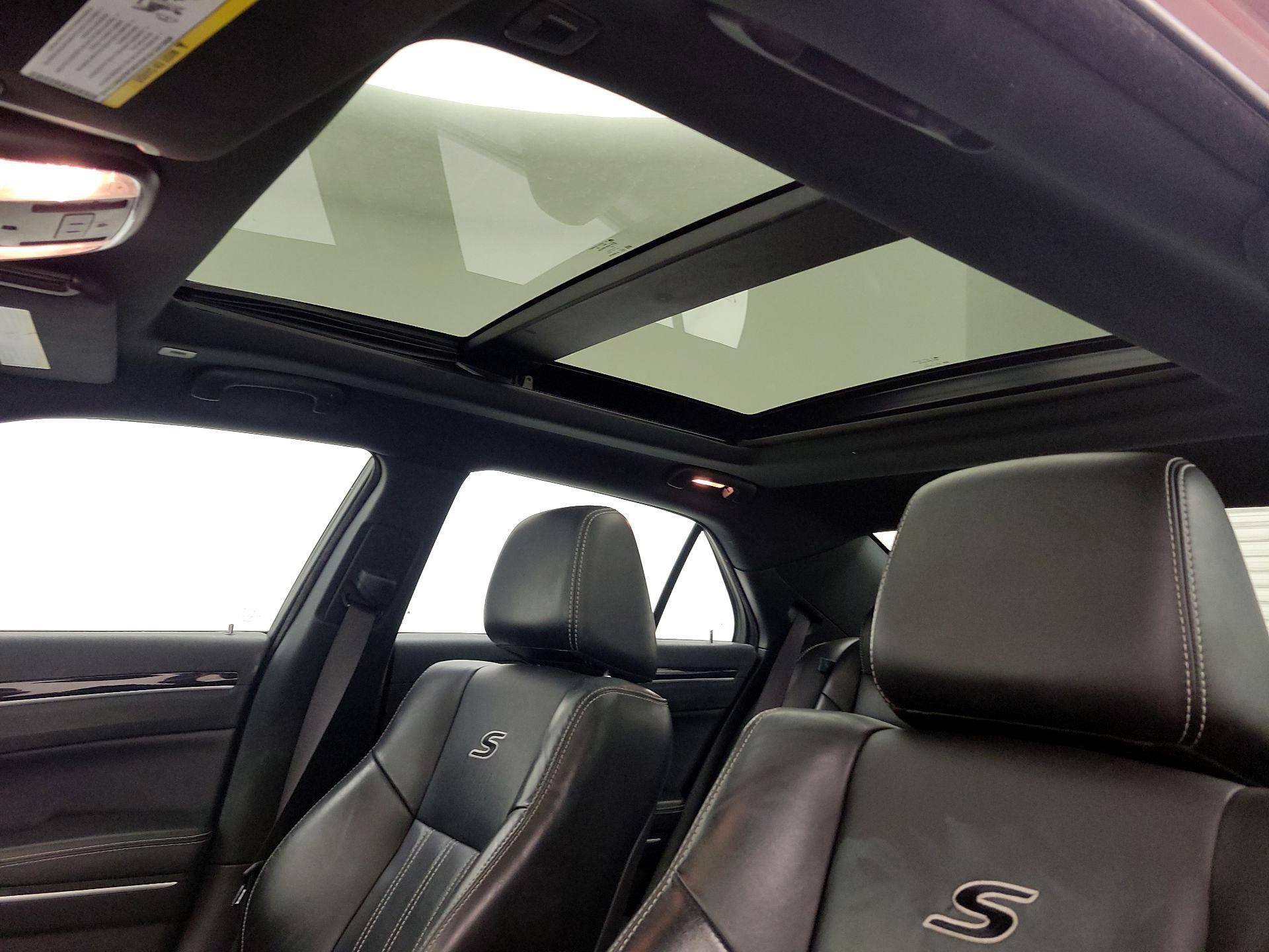 Thumbnail: 2021 Chrysler 300 - 18