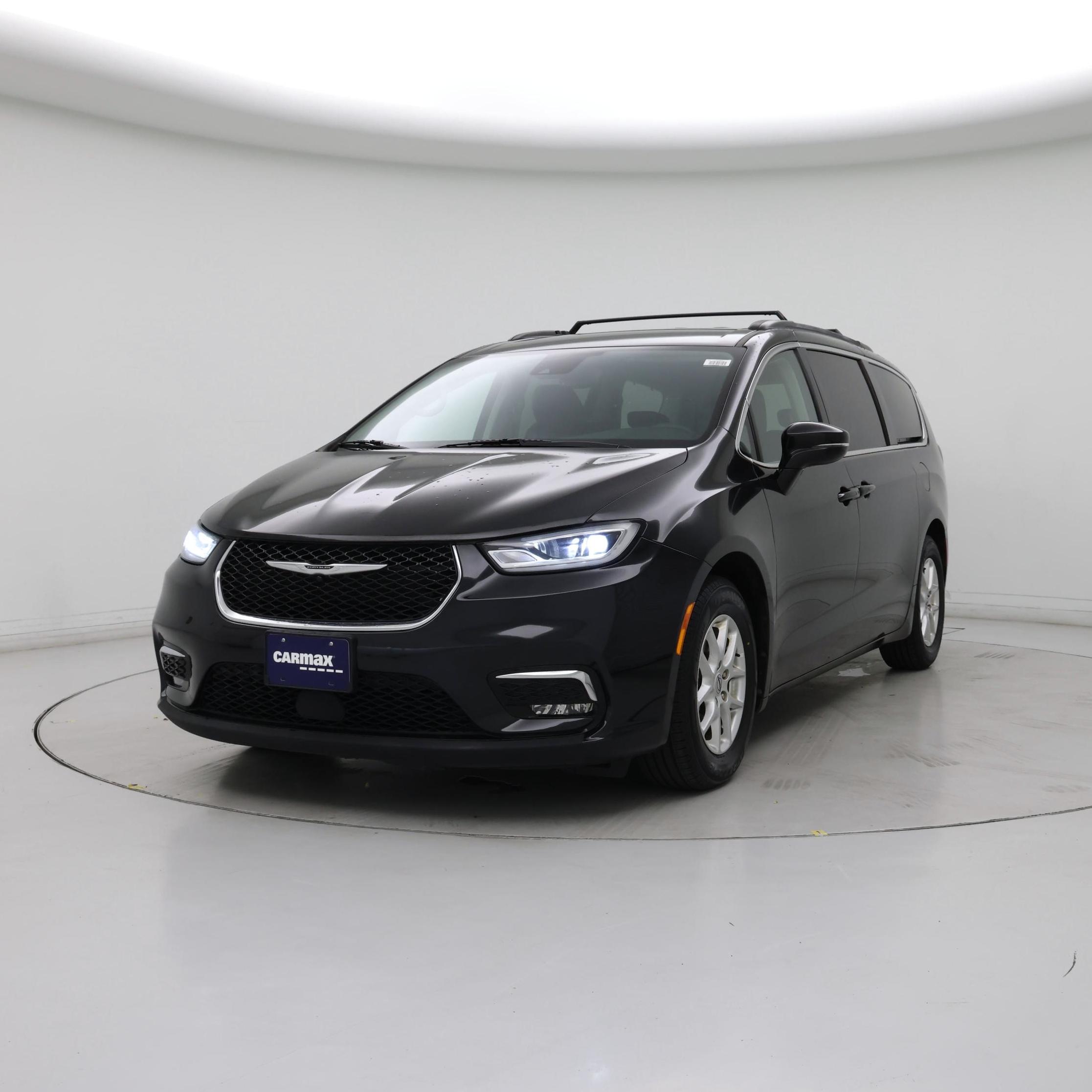 Thumbnail: 2022 Chrysler Pacifica - 4
