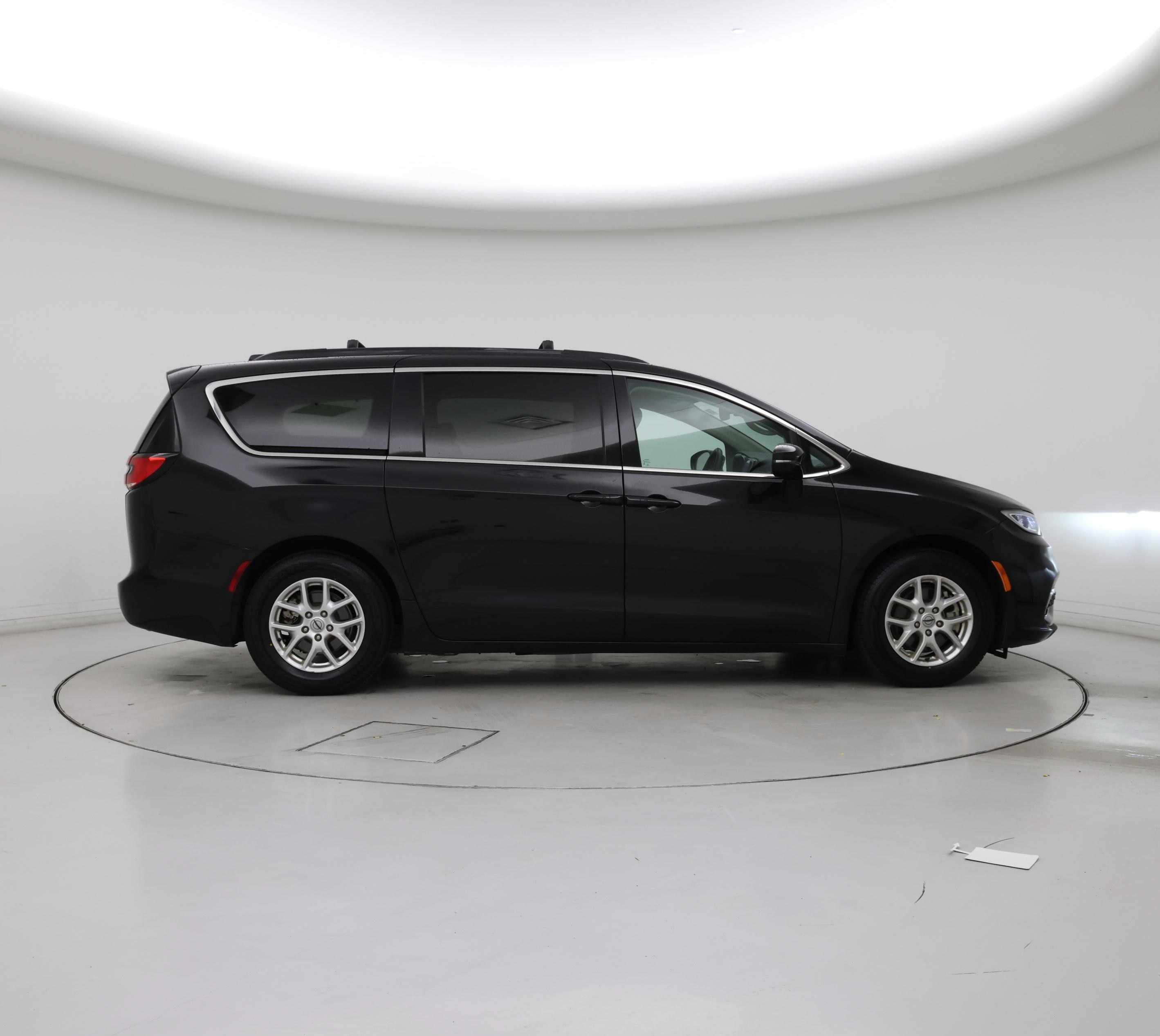 Thumbnail: 2022 Chrysler Pacifica - 7