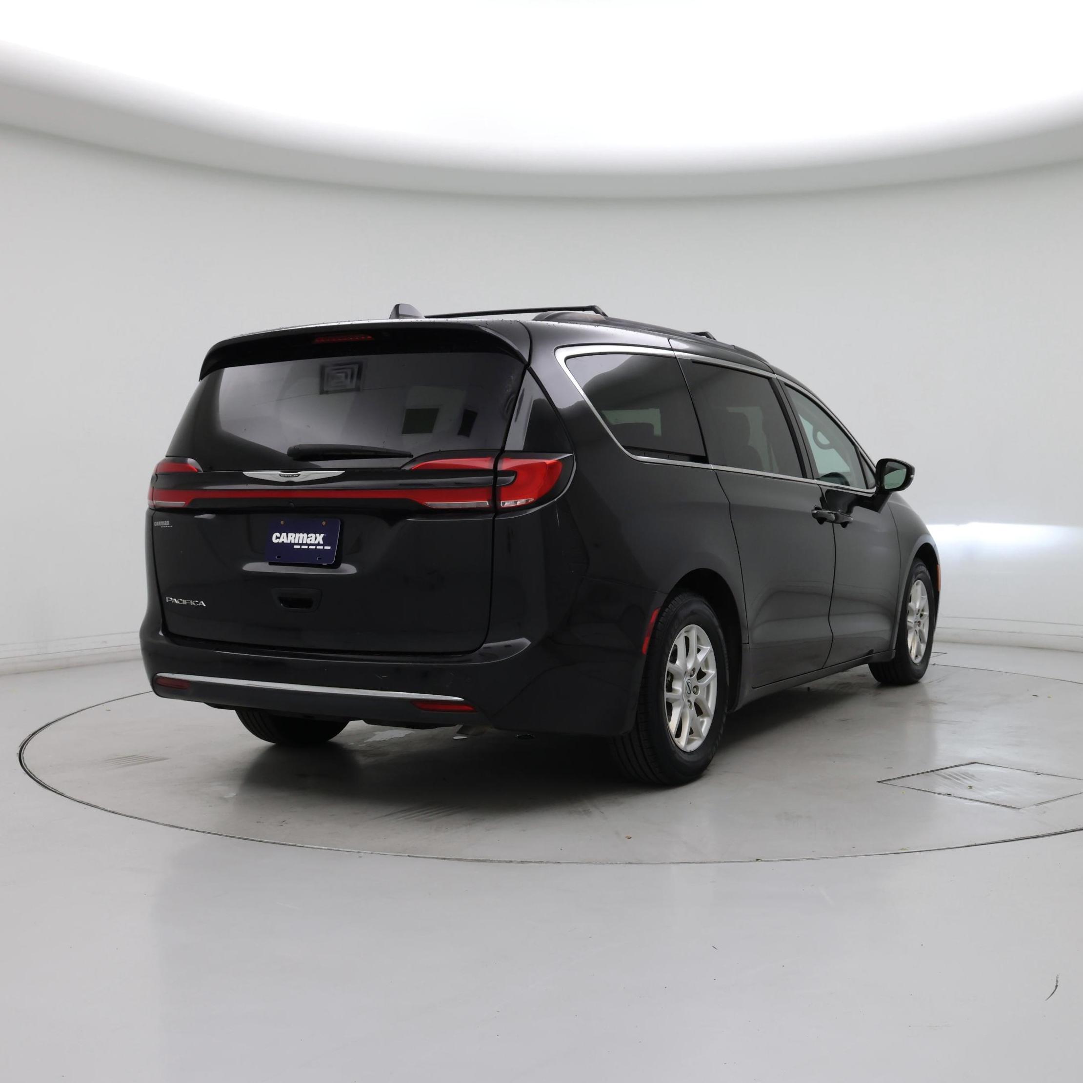 Thumbnail: 2022 Chrysler Pacifica - 8