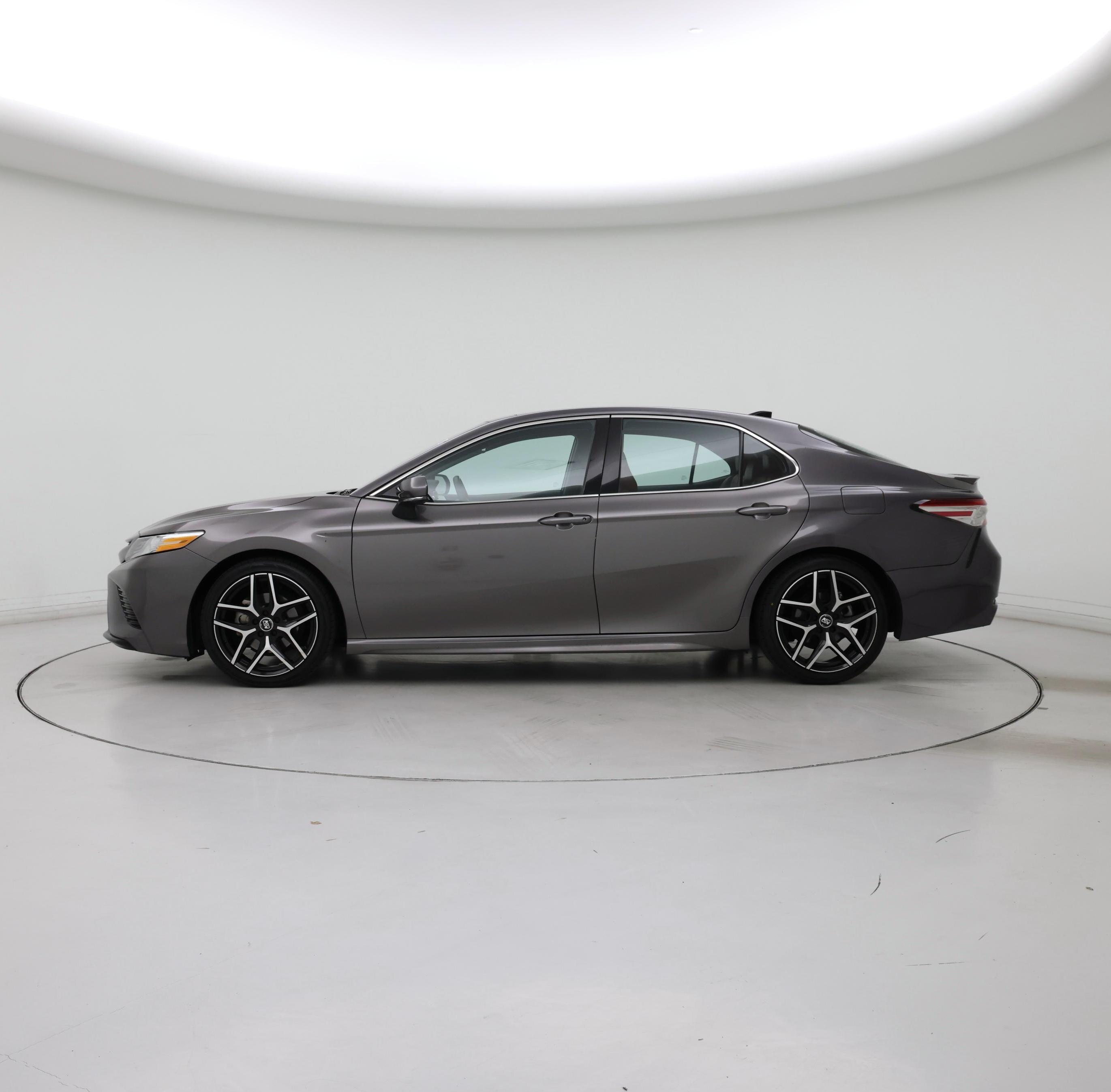 Thumbnail: 2020 Toyota Camry - 3