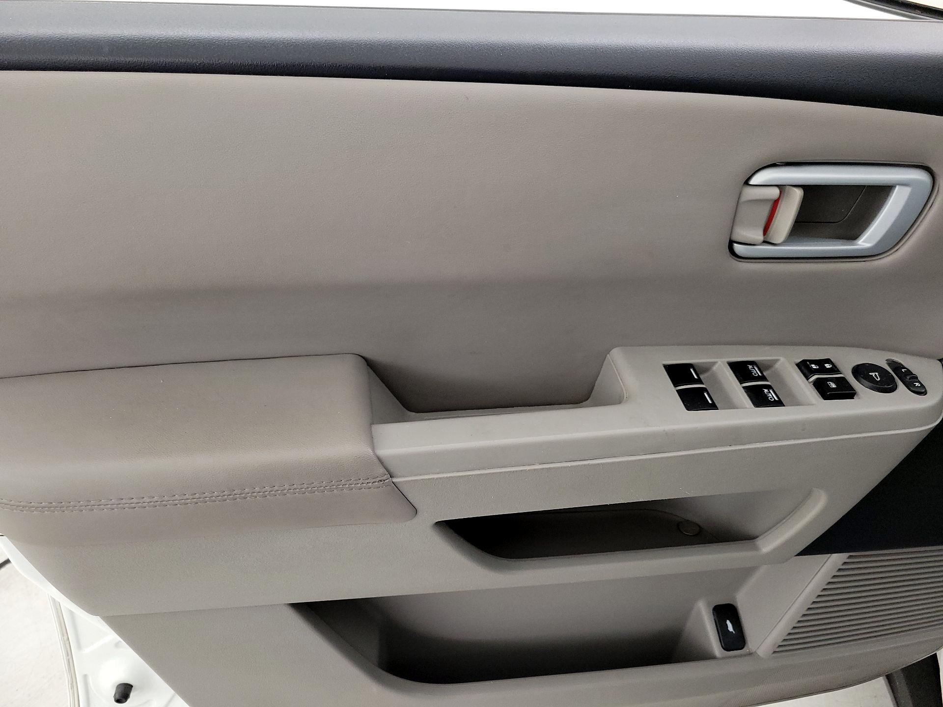 Thumbnail: 2015 Honda Pilot - 12
