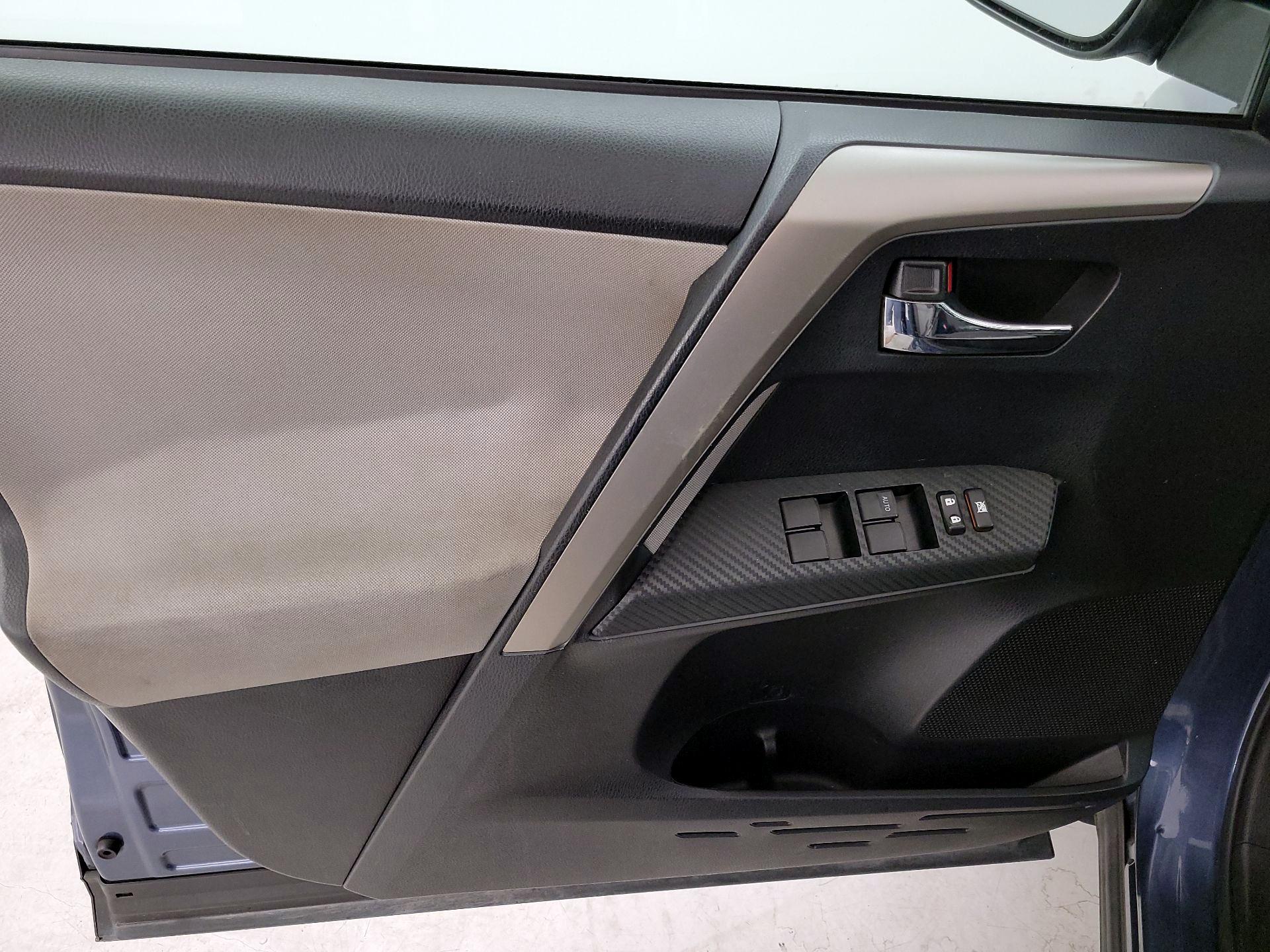 Thumbnail: 2014 Toyota RAV4 - 12