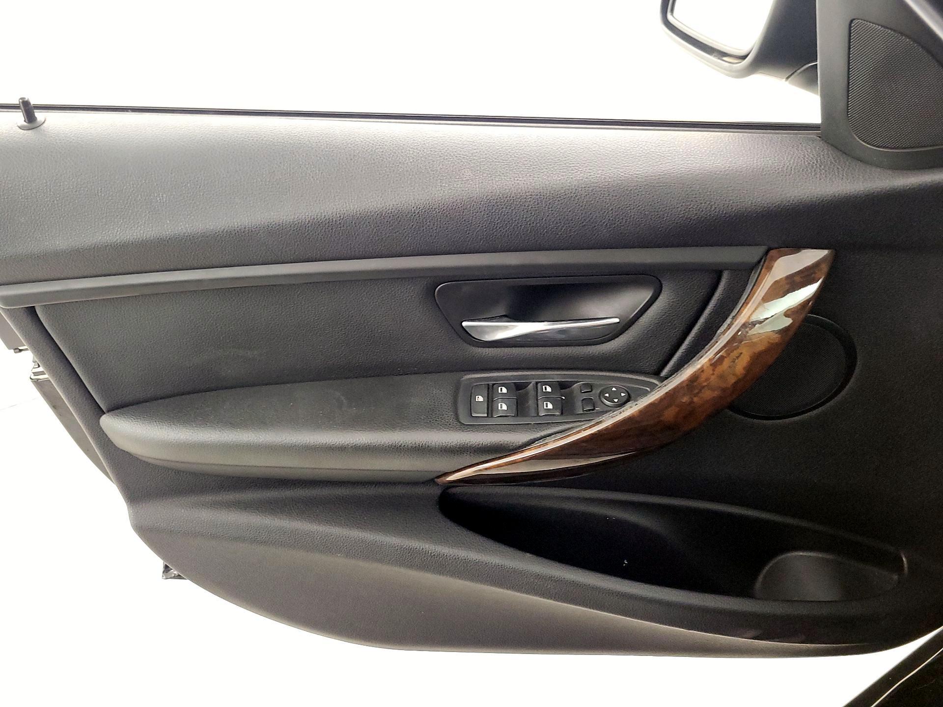 Thumbnail: 2014 BMW 3 Series - 12