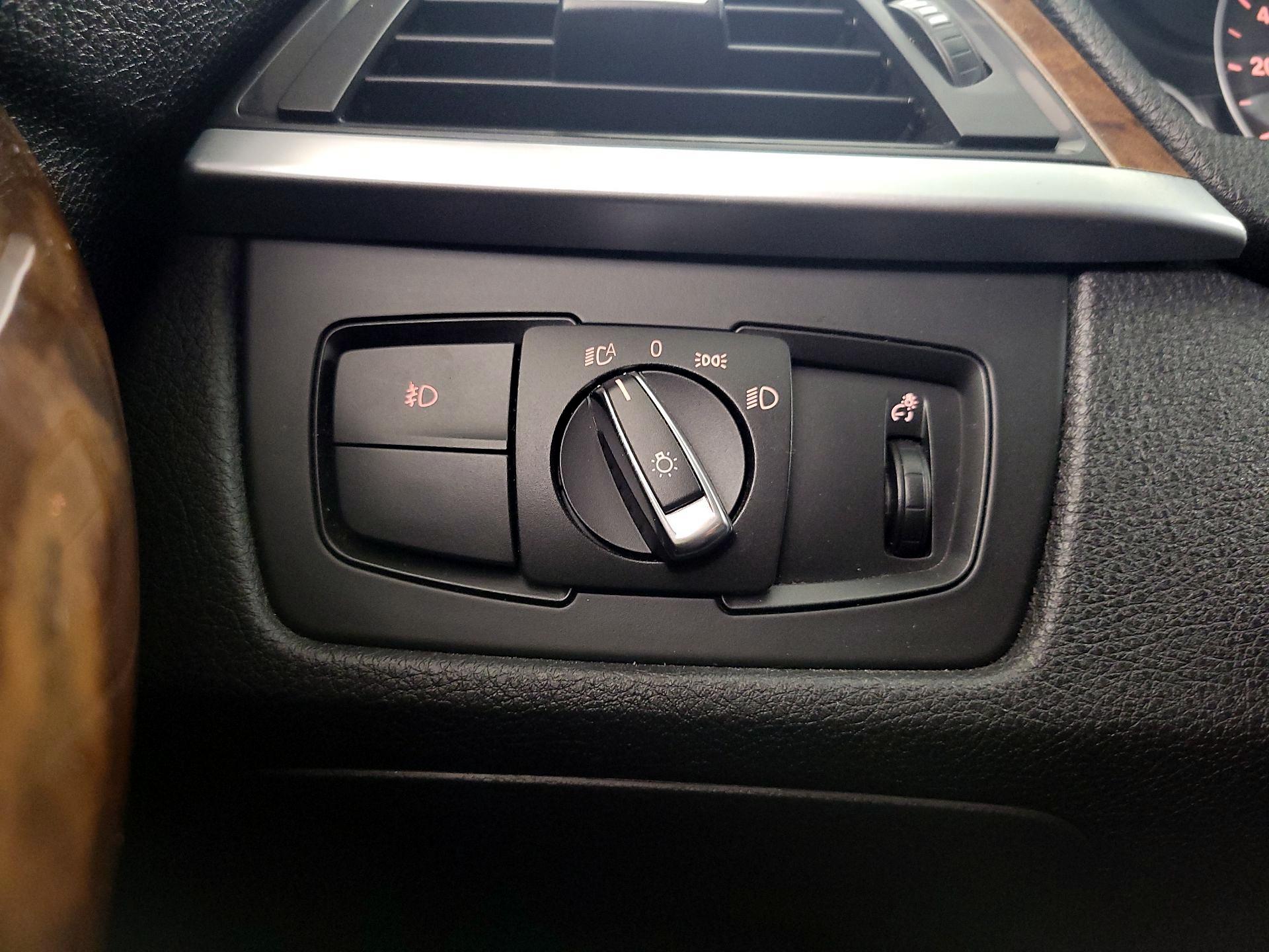 Thumbnail: 2014 BMW 3 Series - 13