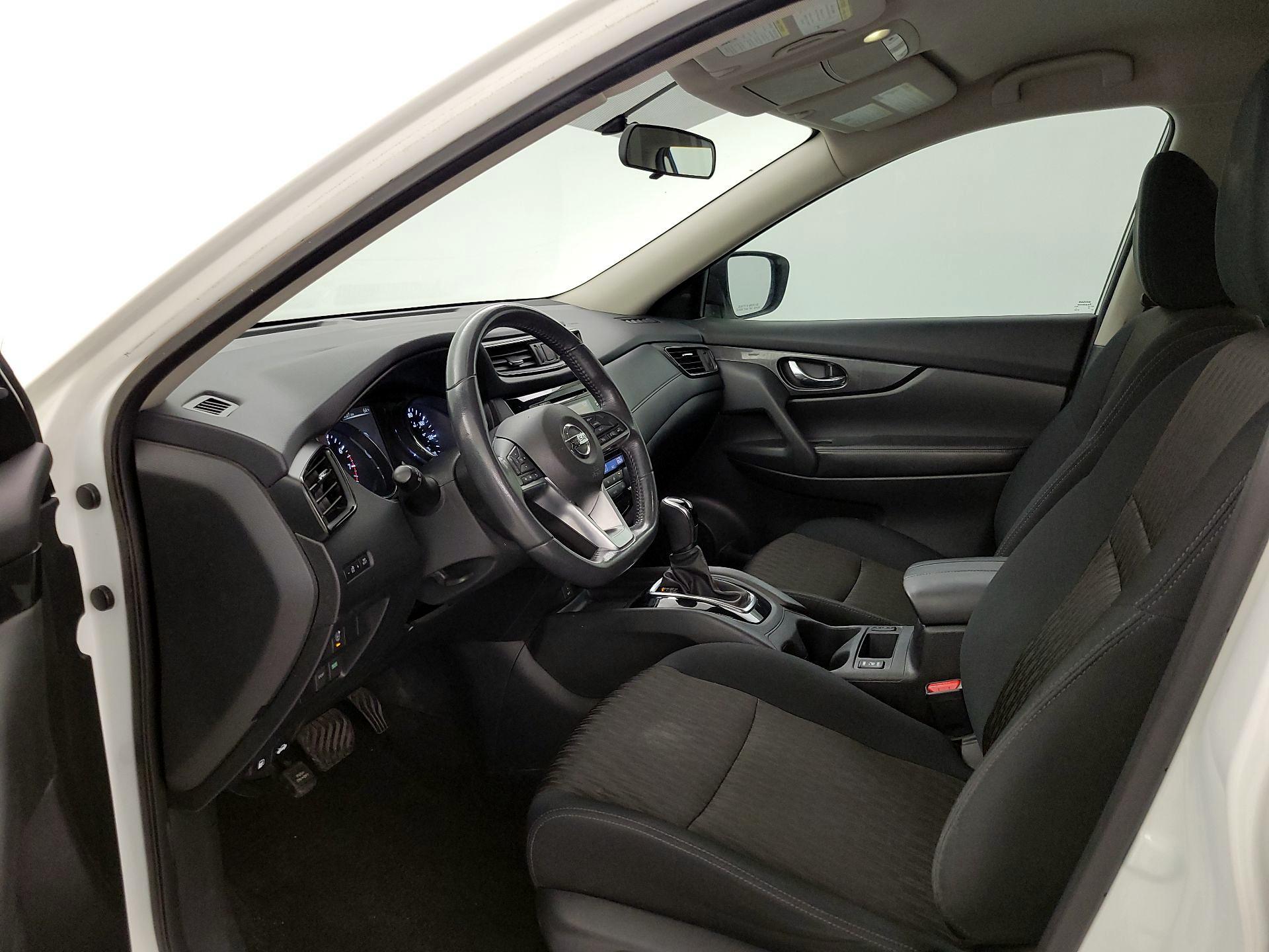 Thumbnail: 2017 Nissan Rogue - 11