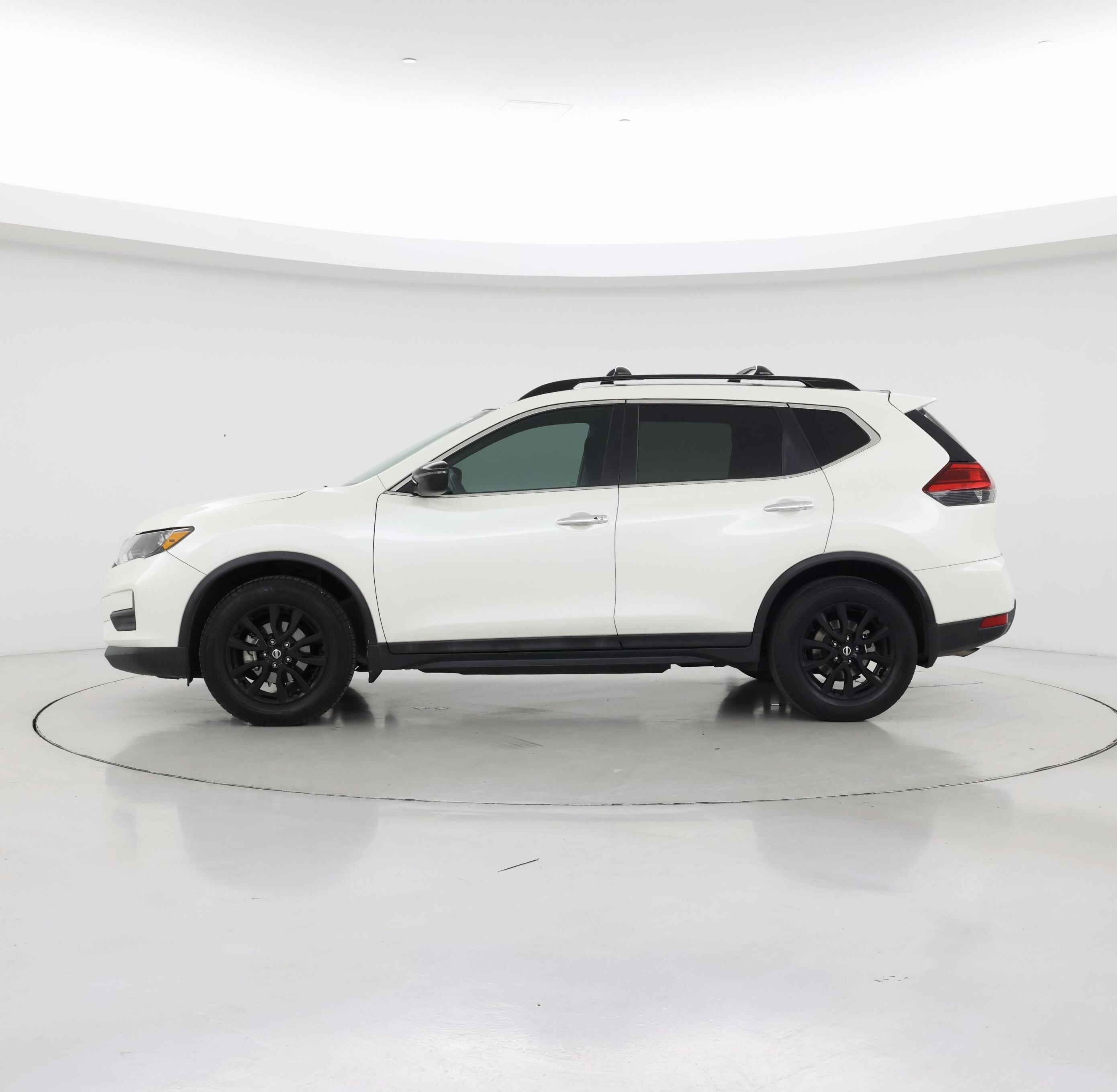 Thumbnail: 2017 Nissan Rogue - 3