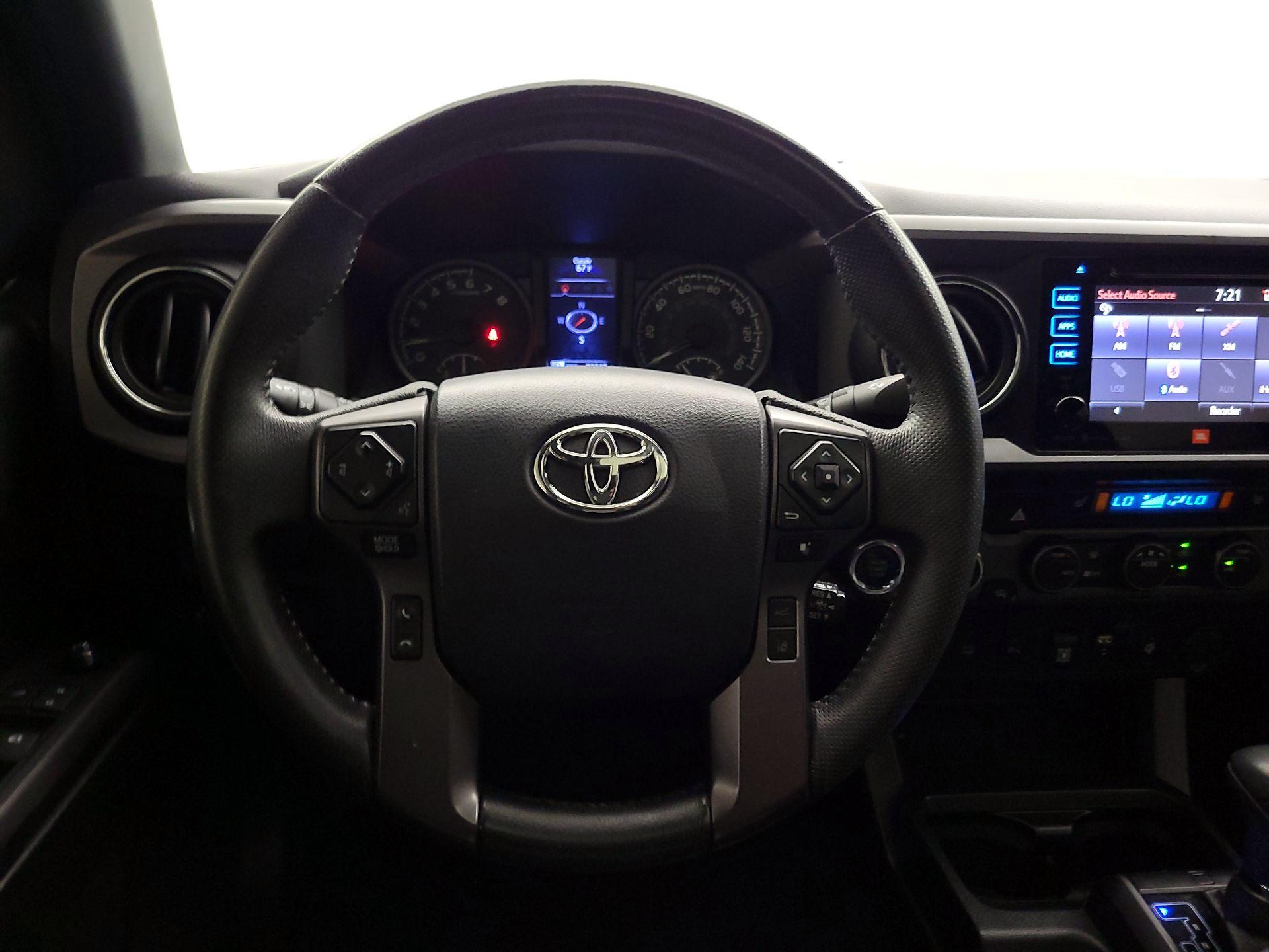 Thumbnail: 2019 Toyota Tacoma - 10