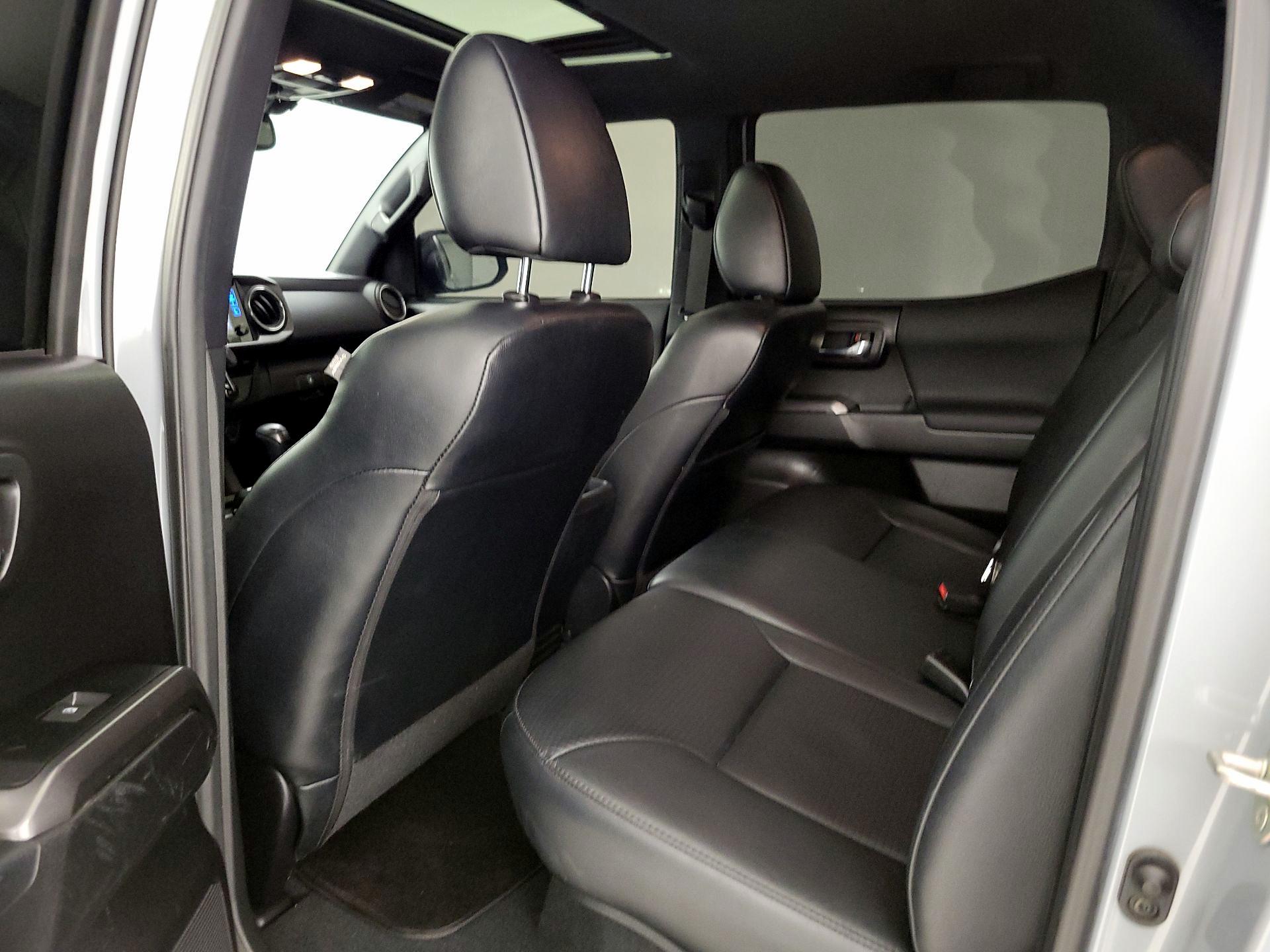 Thumbnail: 2019 Toyota Tacoma - 20
