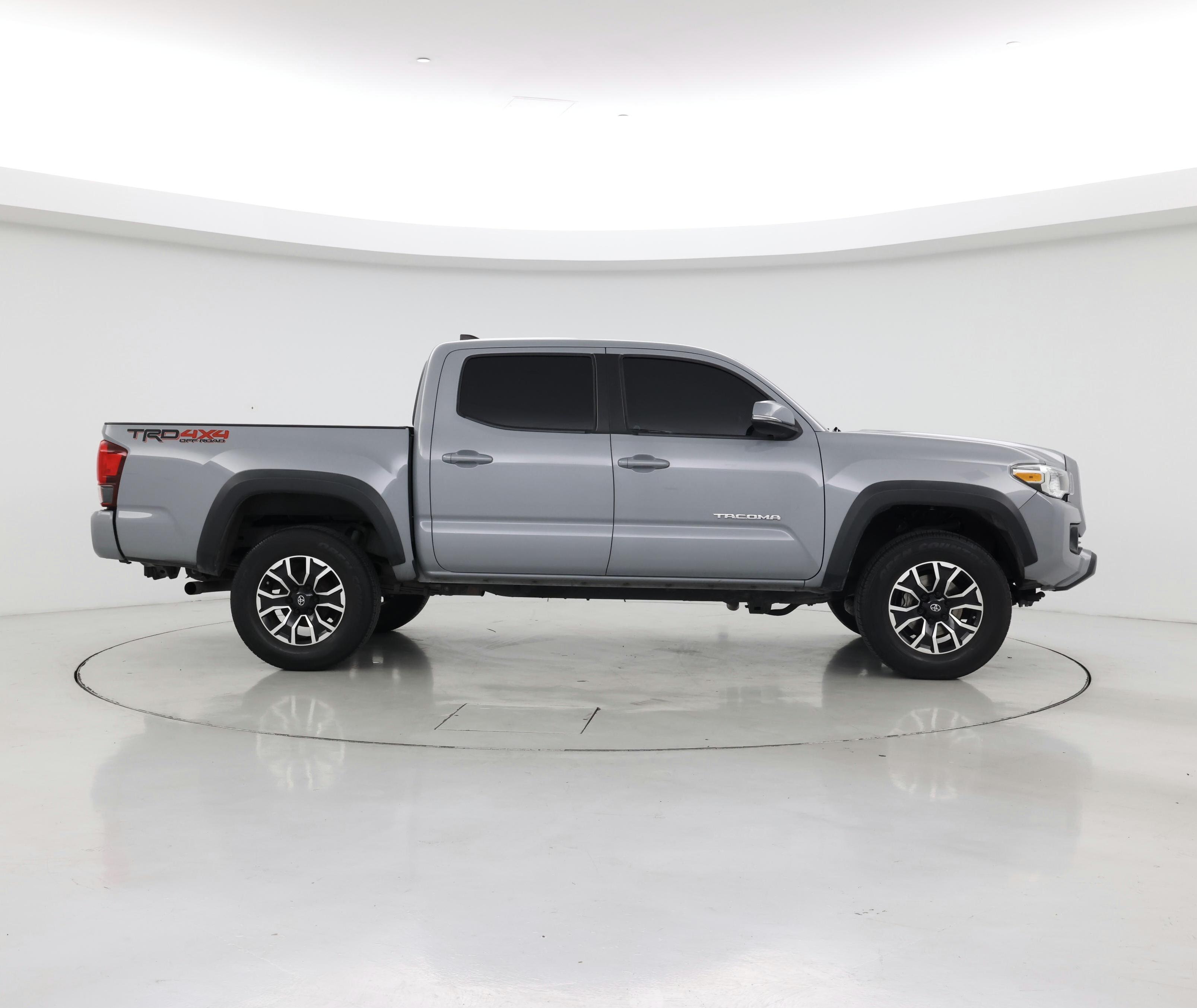 Thumbnail: 2019 Toyota Tacoma - 7