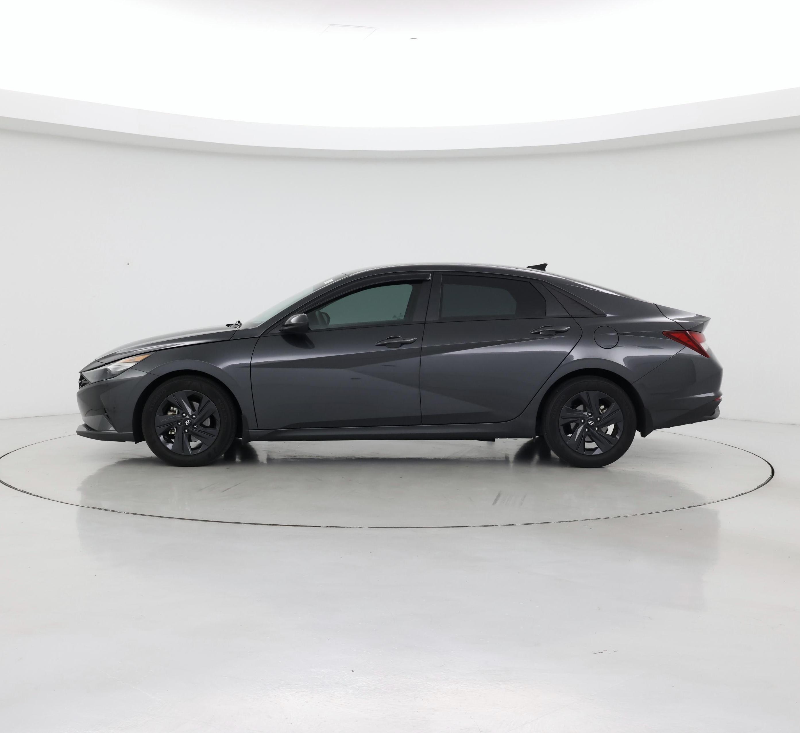 Thumbnail: 2022 Hyundai Elantra - 3