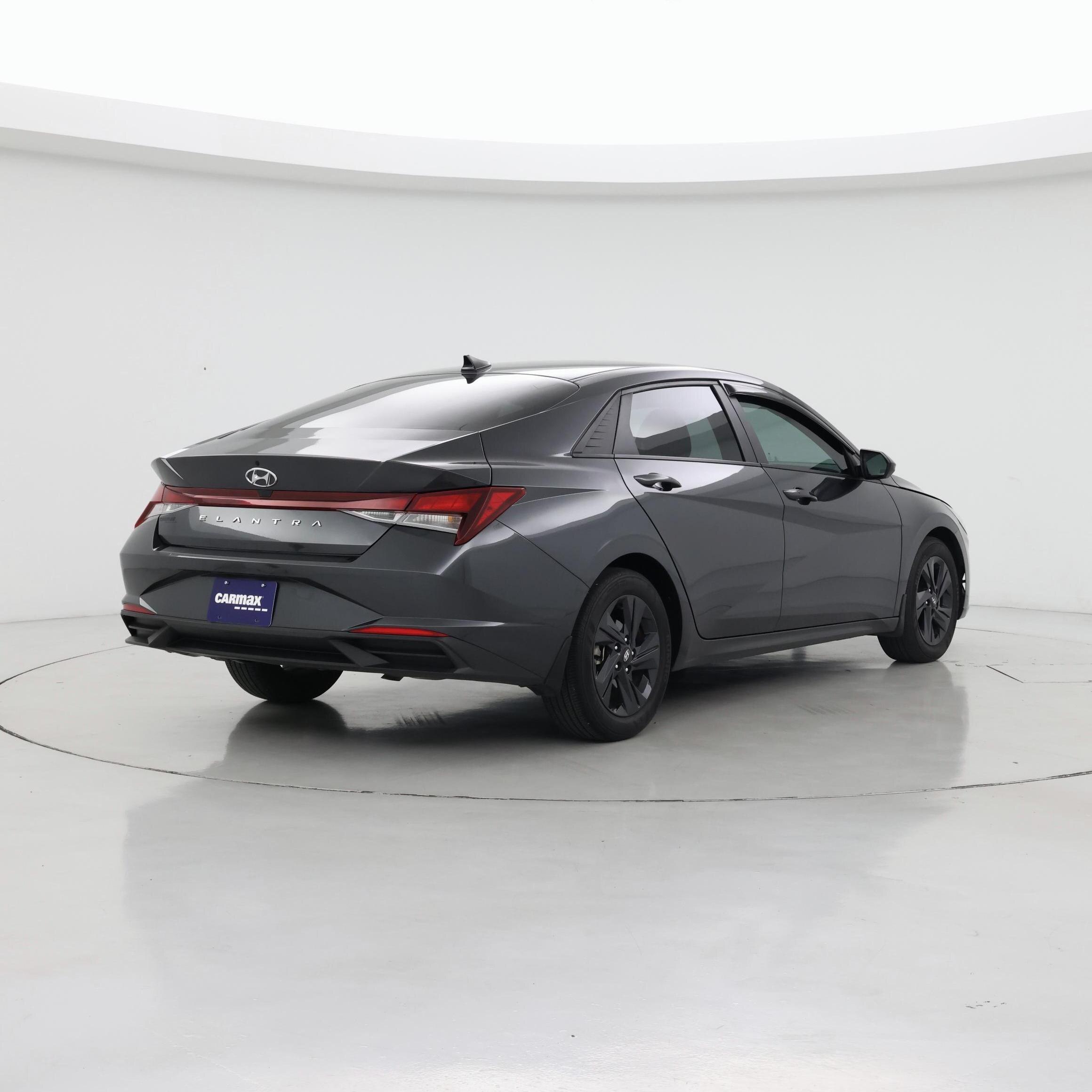 Thumbnail: 2022 Hyundai Elantra - 8