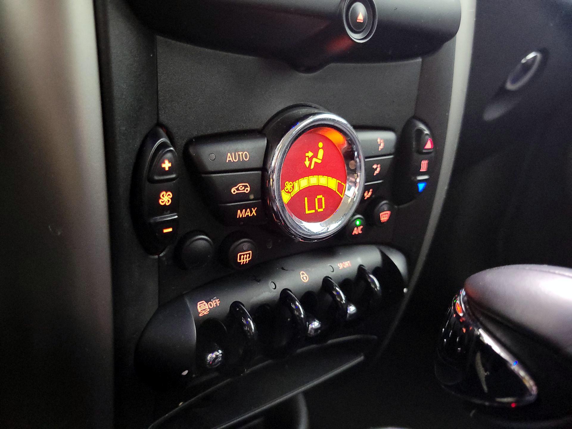 Thumbnail: 2016 MINI Cooper Countryman - 14