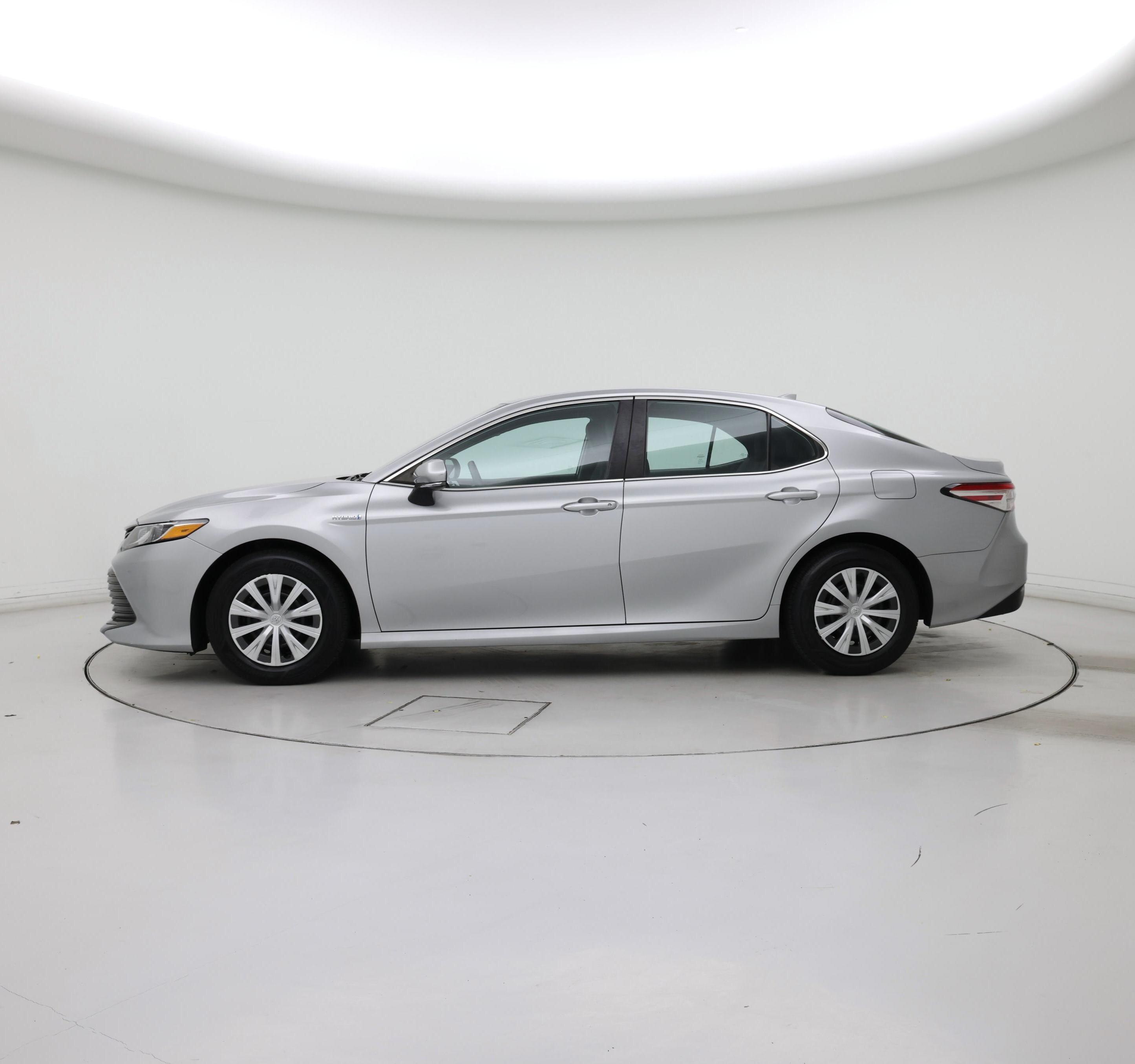 Thumbnail: 2020 Toyota Camry - 3