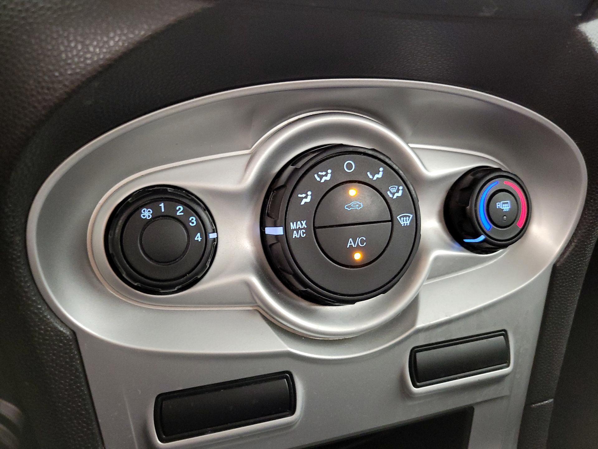 Thumbnail: 2019 Ford Fiesta - 16