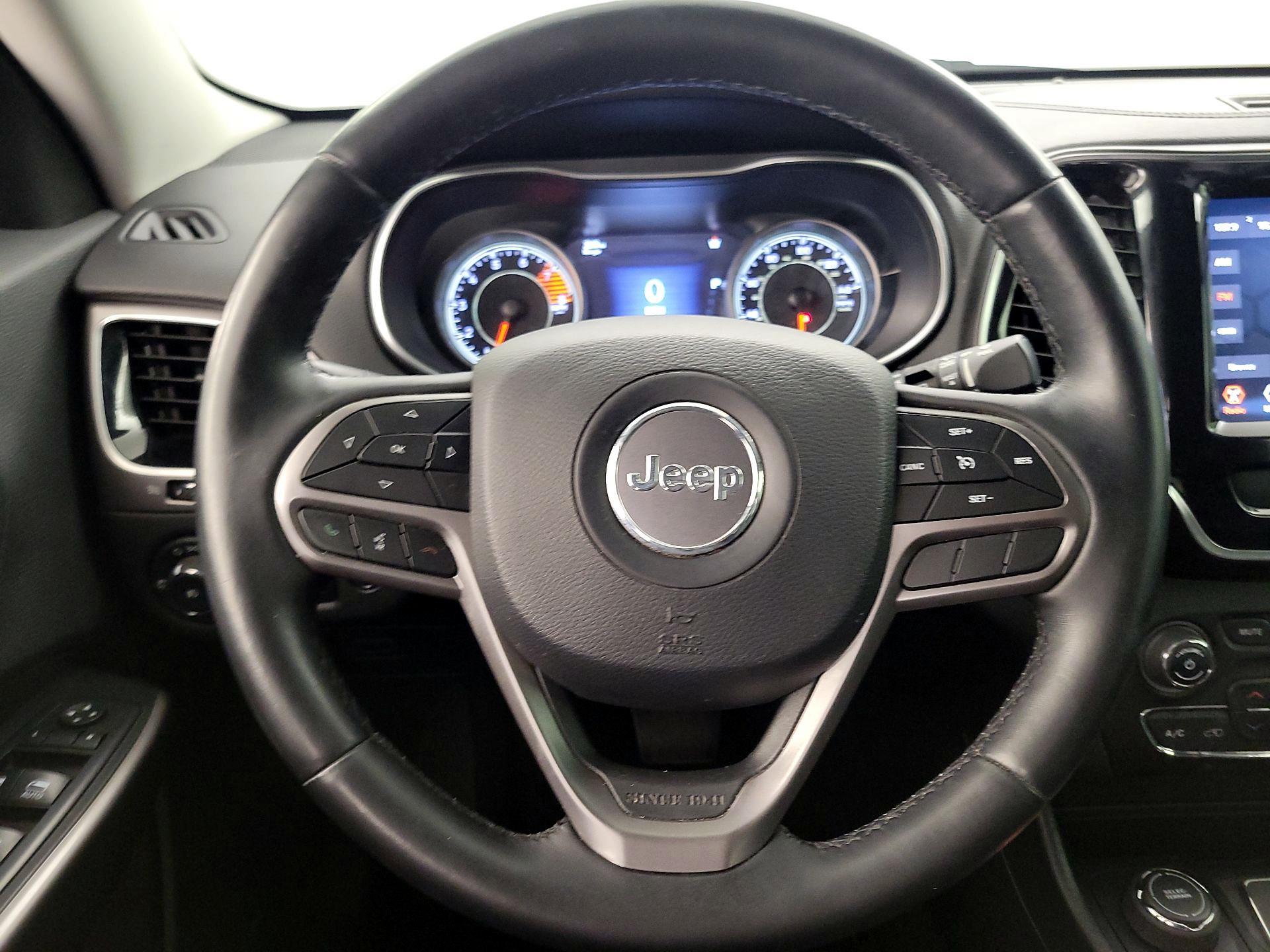Thumbnail: 2019 Jeep Cherokee - 10