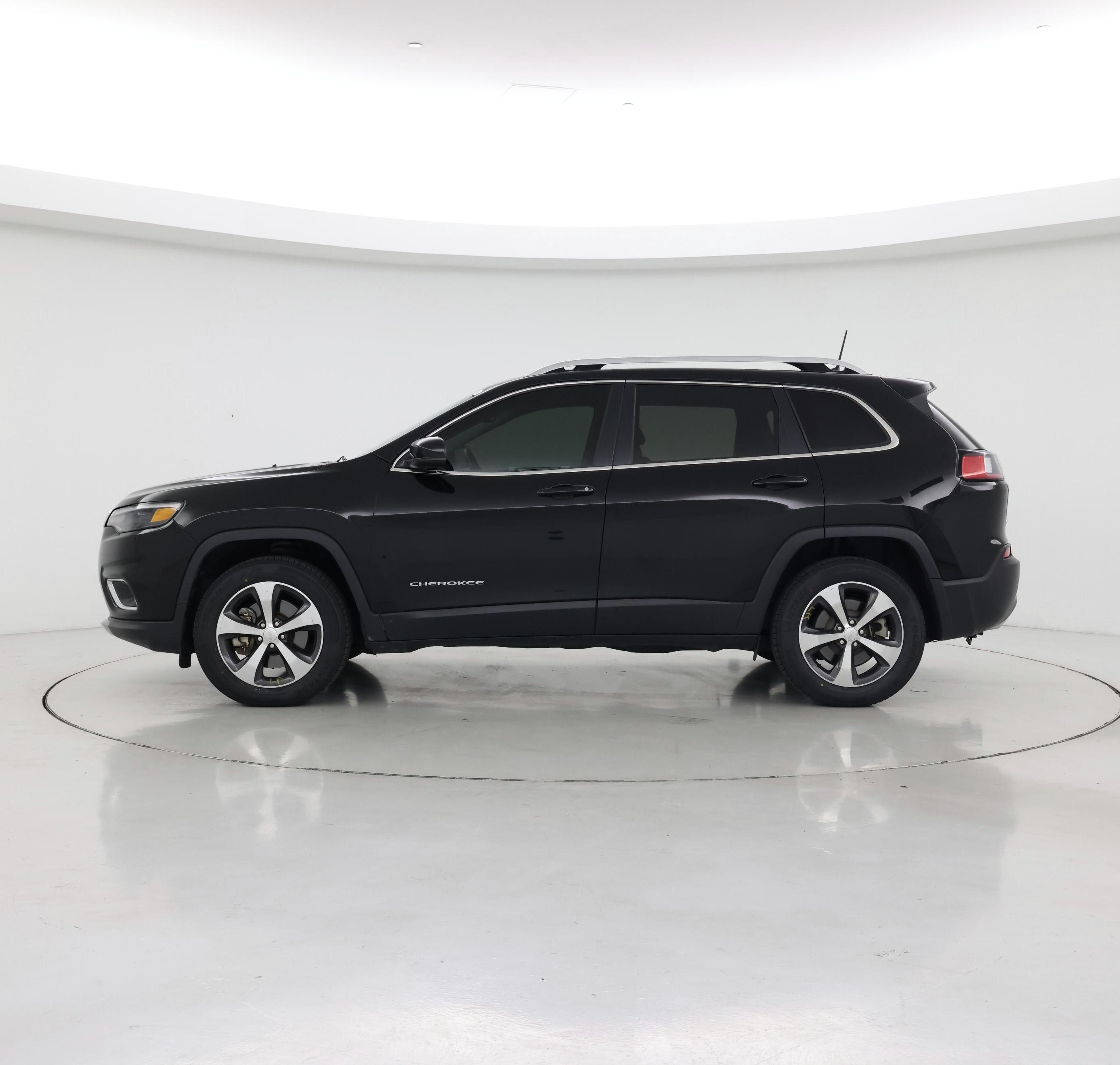 Thumbnail: 2019 Jeep Cherokee - 3