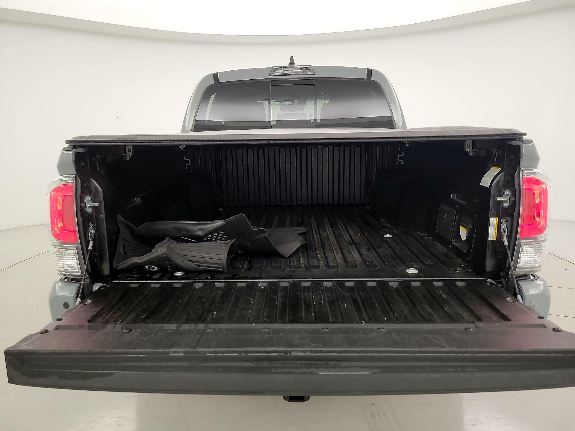 Thumbnail: 2021 Toyota Tacoma - 20