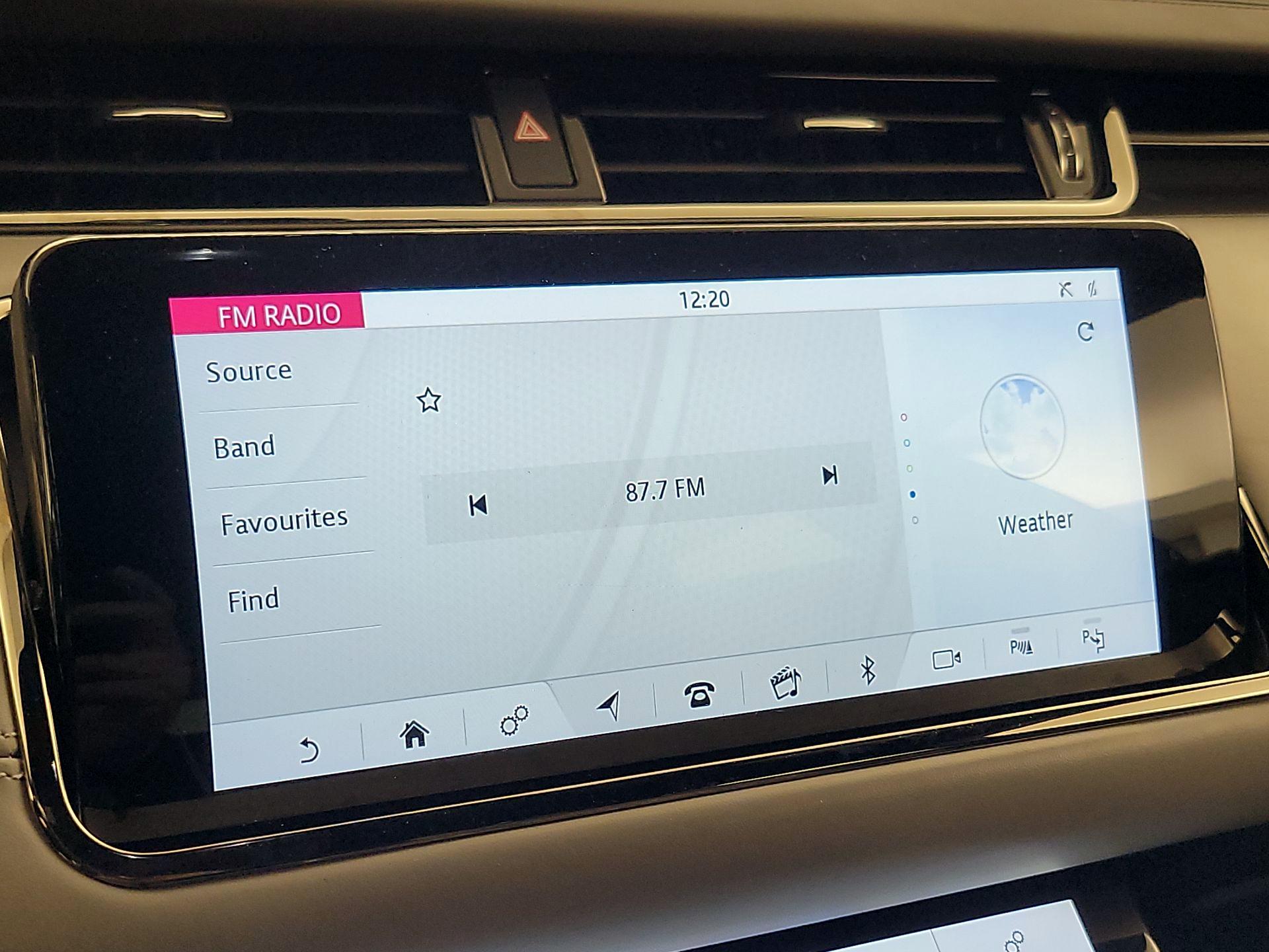 Thumbnail: 2020 Land Rover Range Rover Evoque - 16